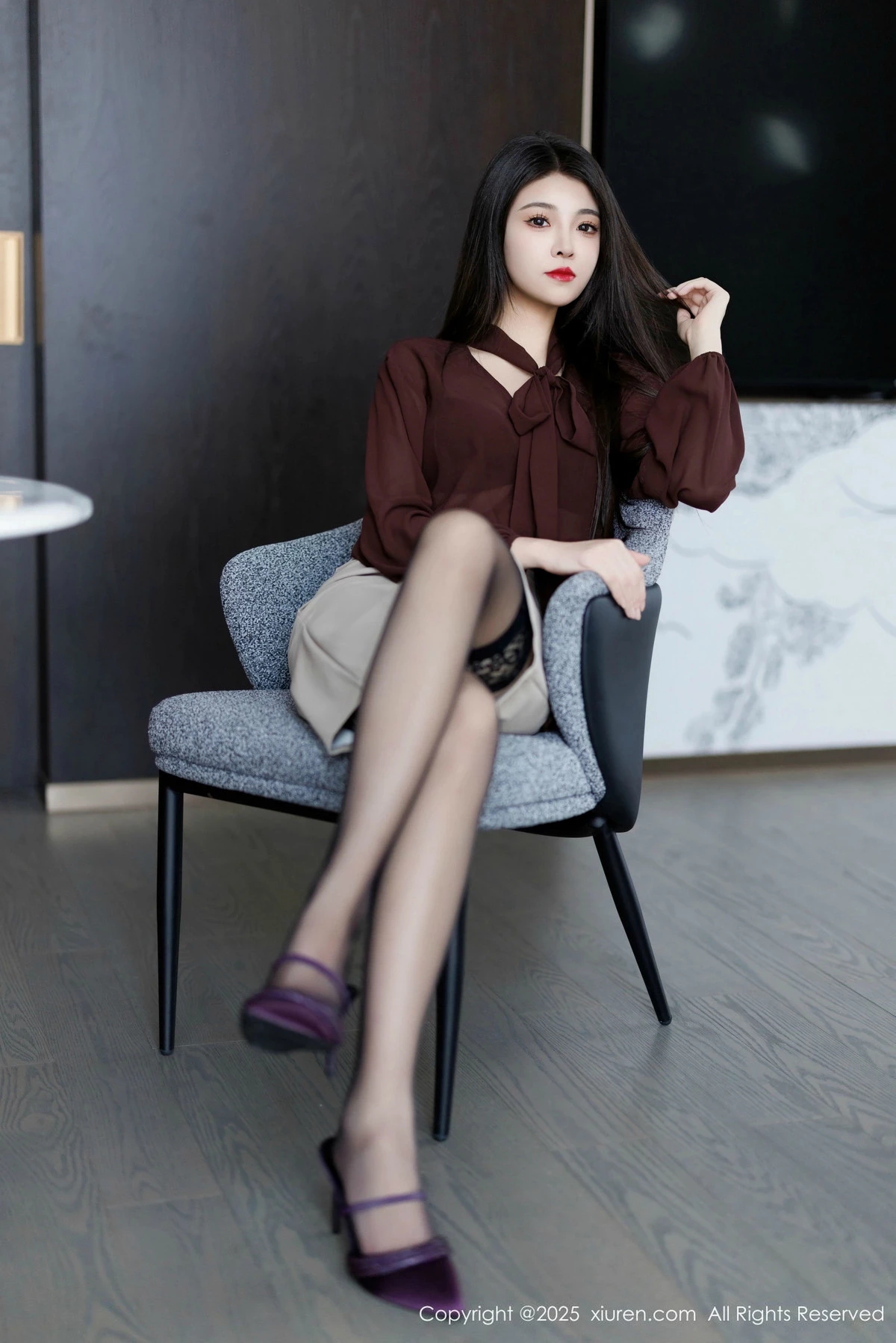 秀人集.com_[XiuRen秀人网]No.9868_模特初梦瑶性感OL服饰露黑色内衣配黑丝袜秀完美身材诱惑写真83P