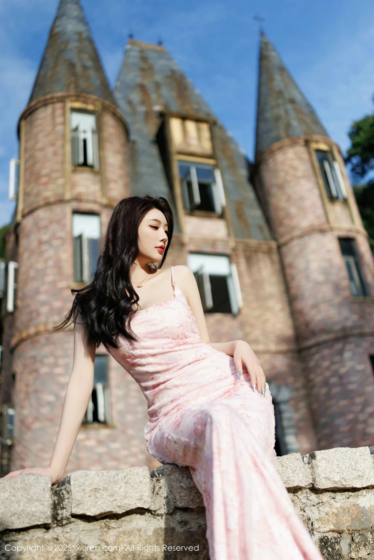 秀人集.com_[XiuRen秀人网]No.9886_女神杨晨晨Yome粉色连衣裙+白色珍珠内衣秀丰腴身材诱惑写真81P