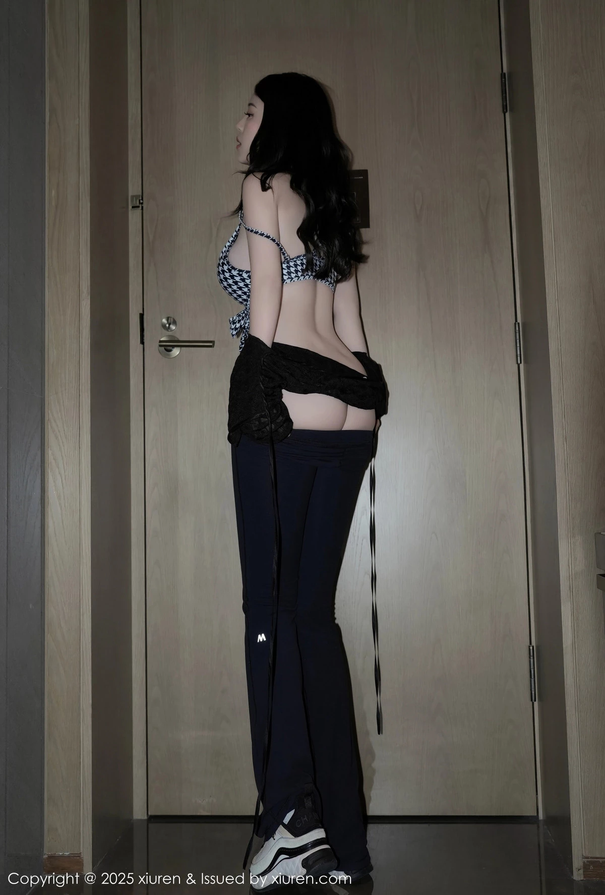 秀人集.com_[XiuRen秀人网]No.9883_模特白茹雪abby性感黑色露肩连衣短裙秀丰腴身材完美诱惑写真69P