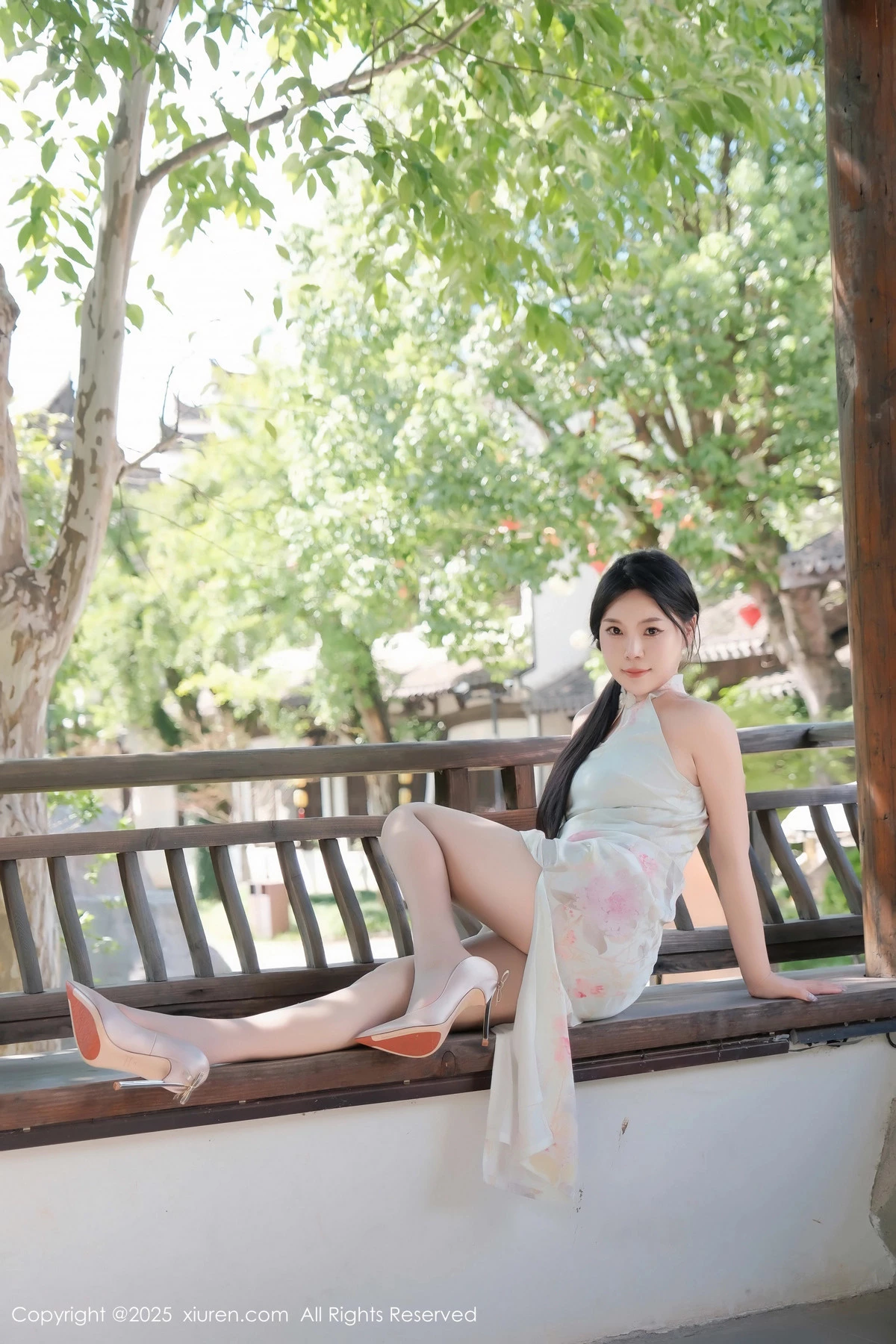 秀人集.com_[XiuRen秀人网]No.9893_模特麦田性感浅蓝色旗袍配超薄无内肉丝秀曼妙身姿撩人诱惑写真70P