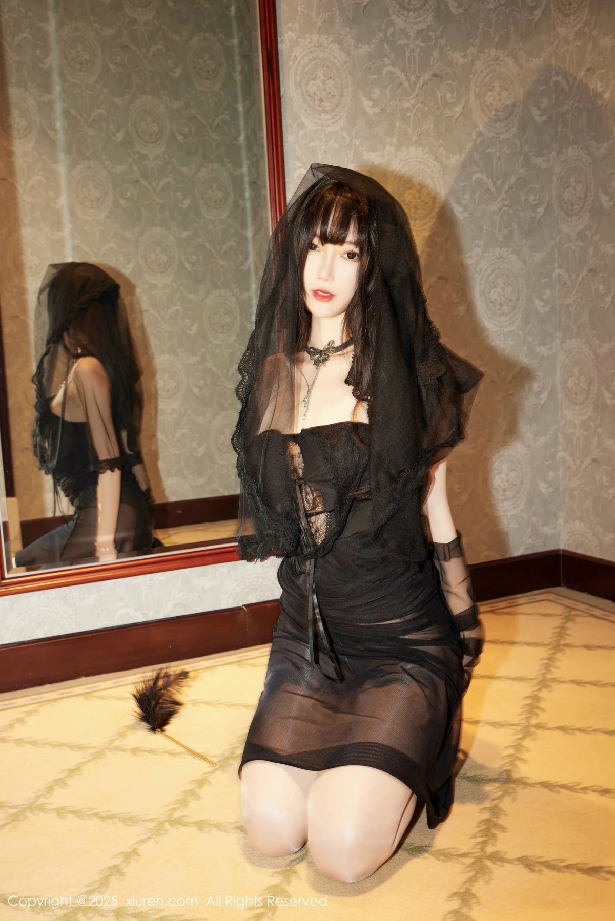 秀人集.com_[XiuRen秀人网]No.9773_模特玥儿玥er性感黑色蕾丝连衣裙配超薄肉丝秀曼妙身材诱惑写真72P