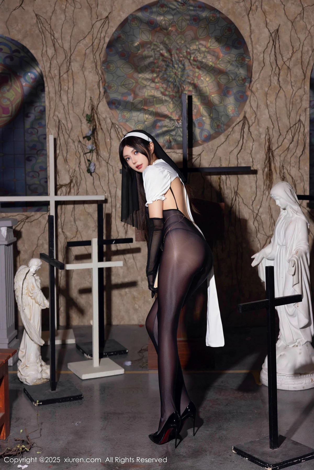 秀人集.com_[XiuRen秀人网]No.9774_女神绮里嘉ula性感修女服饰配超薄连体黑丝秀完美身材诱惑写真79P