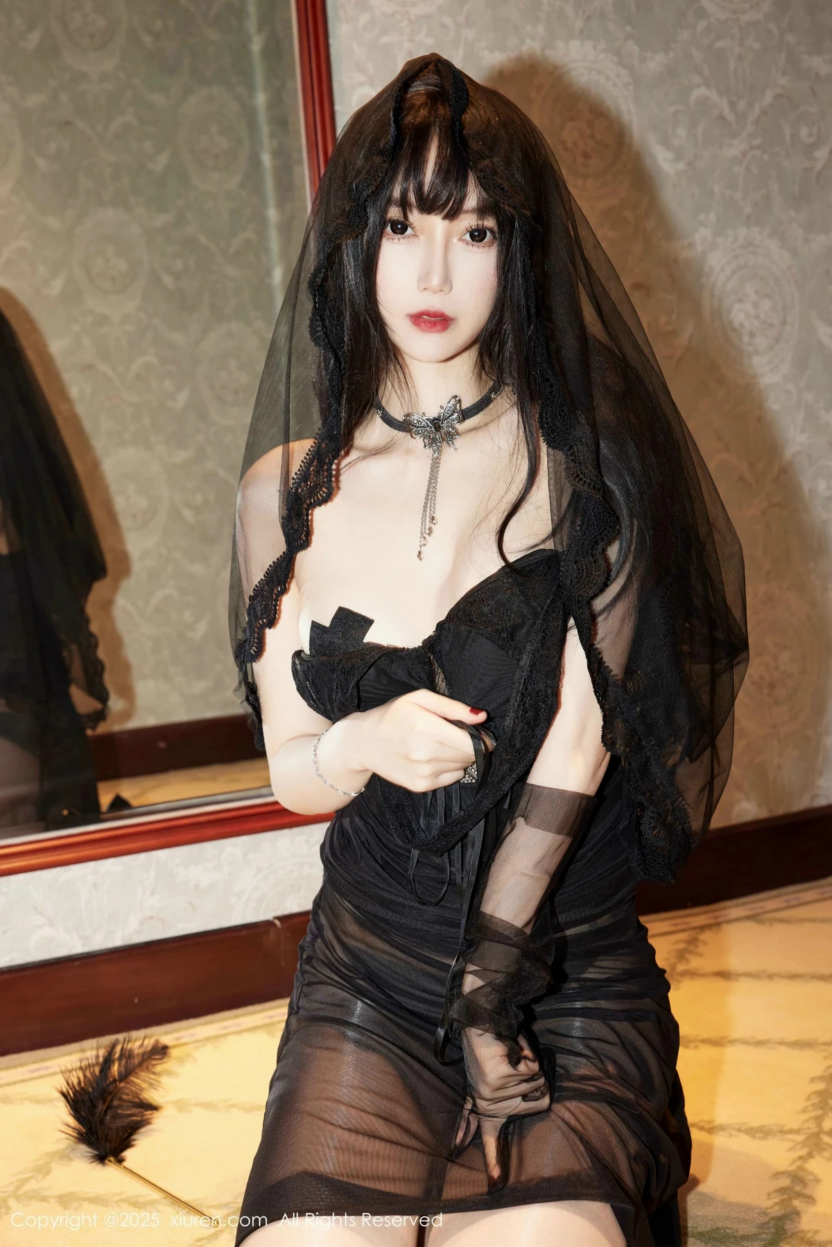 秀人集.com_[XiuRen秀人网]No.9773_模特玥儿玥er性感黑色蕾丝连衣裙配超薄肉丝秀曼妙身材诱惑写真72P