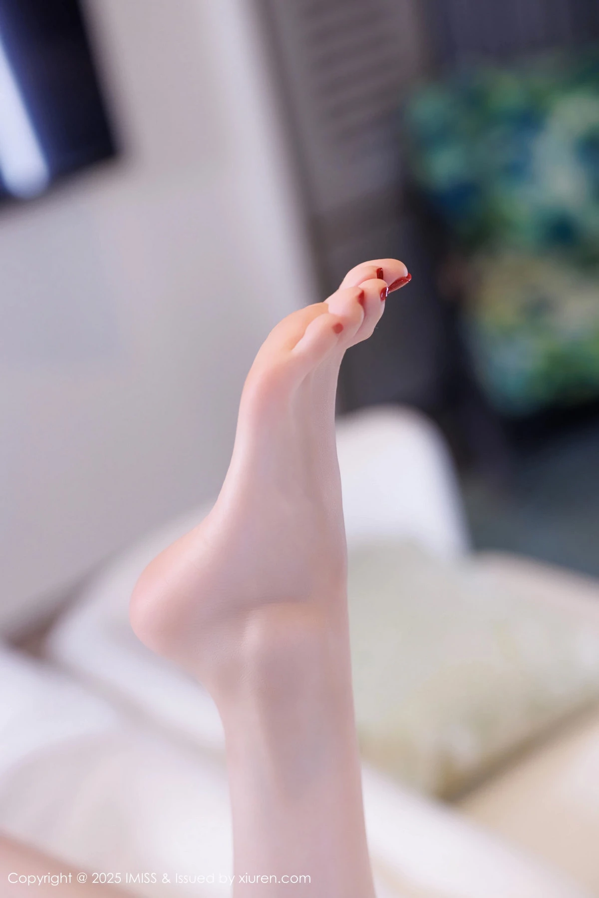 秀人集.com_[IMISS爱蜜社]Vol.785_女神许诺Sabrina性感灰色服饰露粉色内衣秀完美身材诱惑写真101P