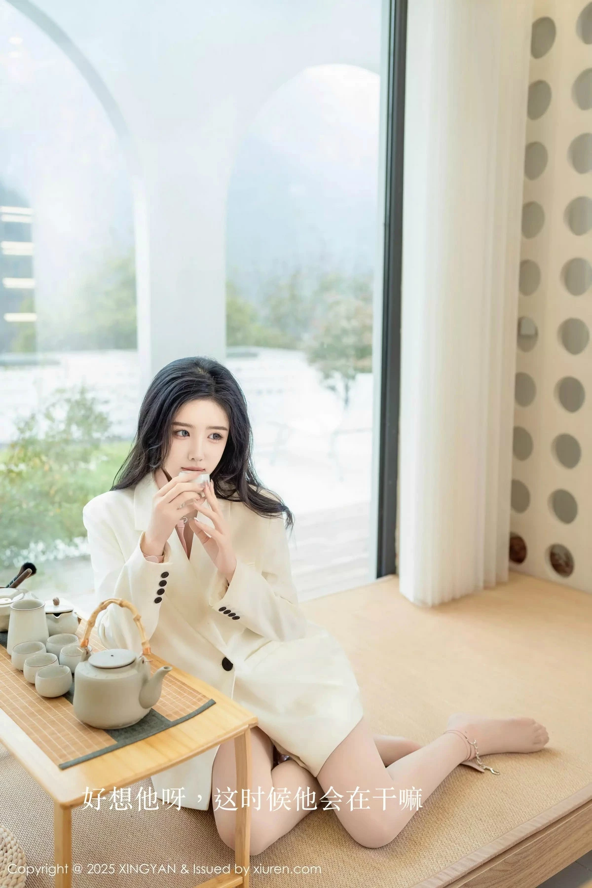 秀人集.com_[XINGYAN星颜社]VOL.315_模特袁圆白色西服露白色蕾丝内衣配超薄白丝秀美腿诱惑写真79P