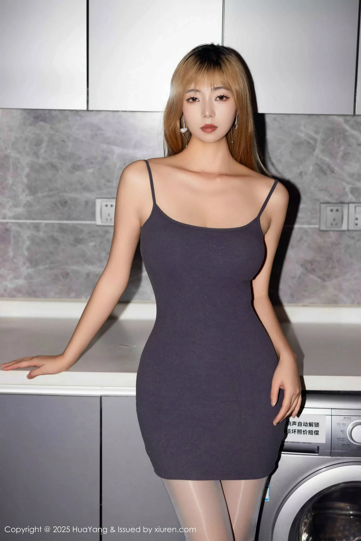 秀人集.com_[HuaYang花漾]Vol.634_丽质模特宋-KiKi性感灰色吊带配超薄灰丝秀曼妙身姿迷人诱惑写真70P