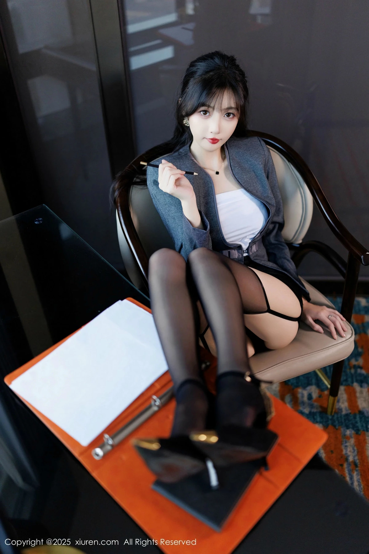 秀人集.com_[XiuRen秀人网]No.9957_模特樱桃小阑子性感紫色蕾丝内衣配黑丝吊袜秀曼妙身姿诱惑写真85P