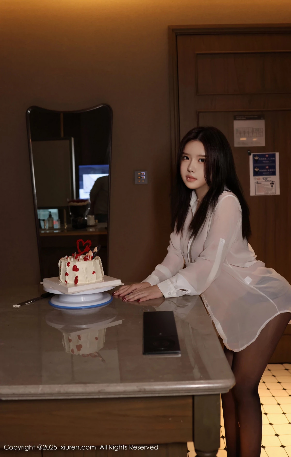 秀人集.com_[XiuRen秀人网]No.9983_模特小薯条nienie纪念日主题性感白衬衫配超薄黑丝秀美腿诱惑写真106P