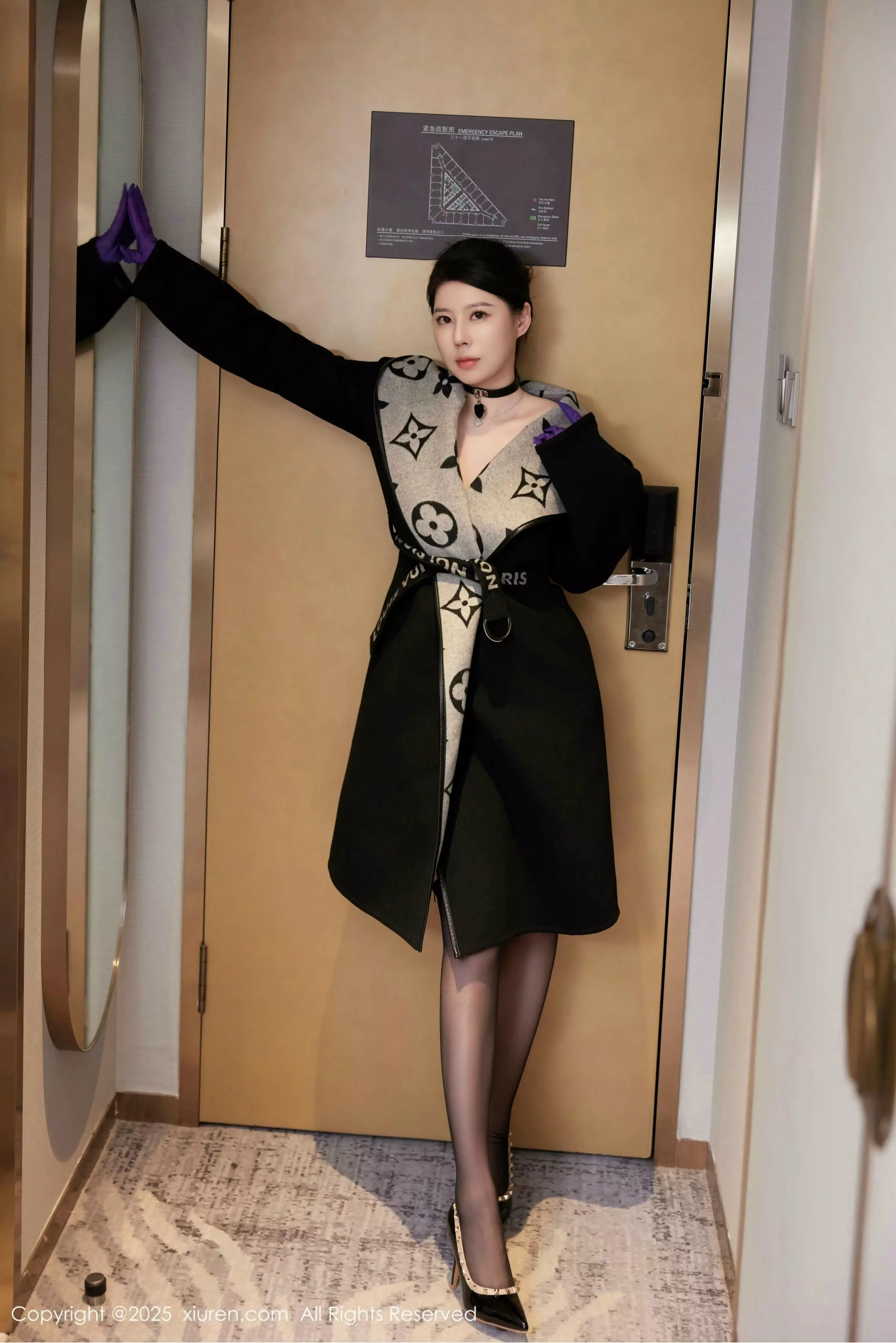 秀人集.com_[XiuRen秀人网]No.10001_模特白茹雪abby性感紫色情趣内衣配黑丝吊袜秀丰腴身材诱惑写真62P