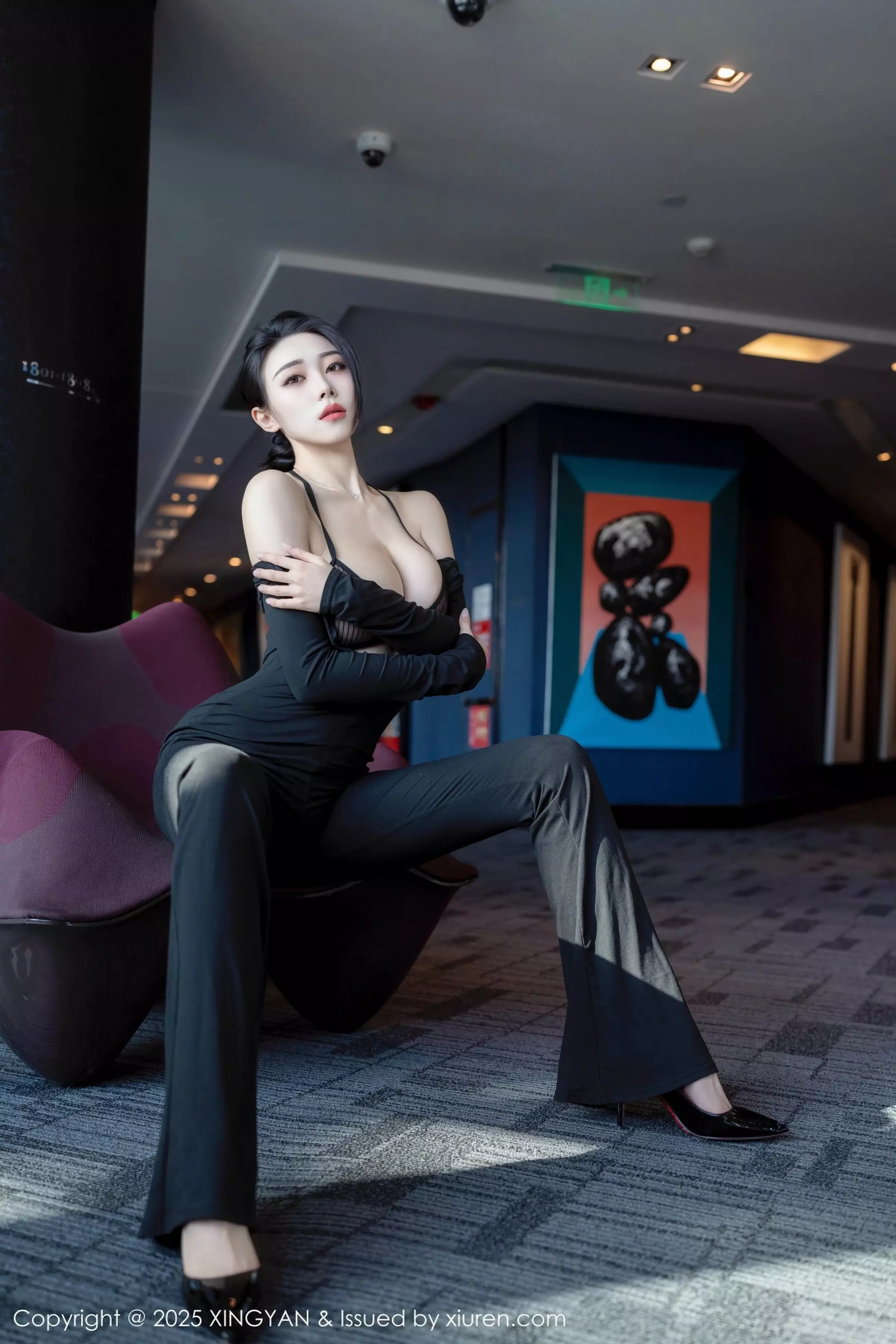 秀人集.com_[XINGYAN星颜社]VOL.322_模特清妙性感OL职业装露轻透黑色内衣秀完美身材诱惑写真81P