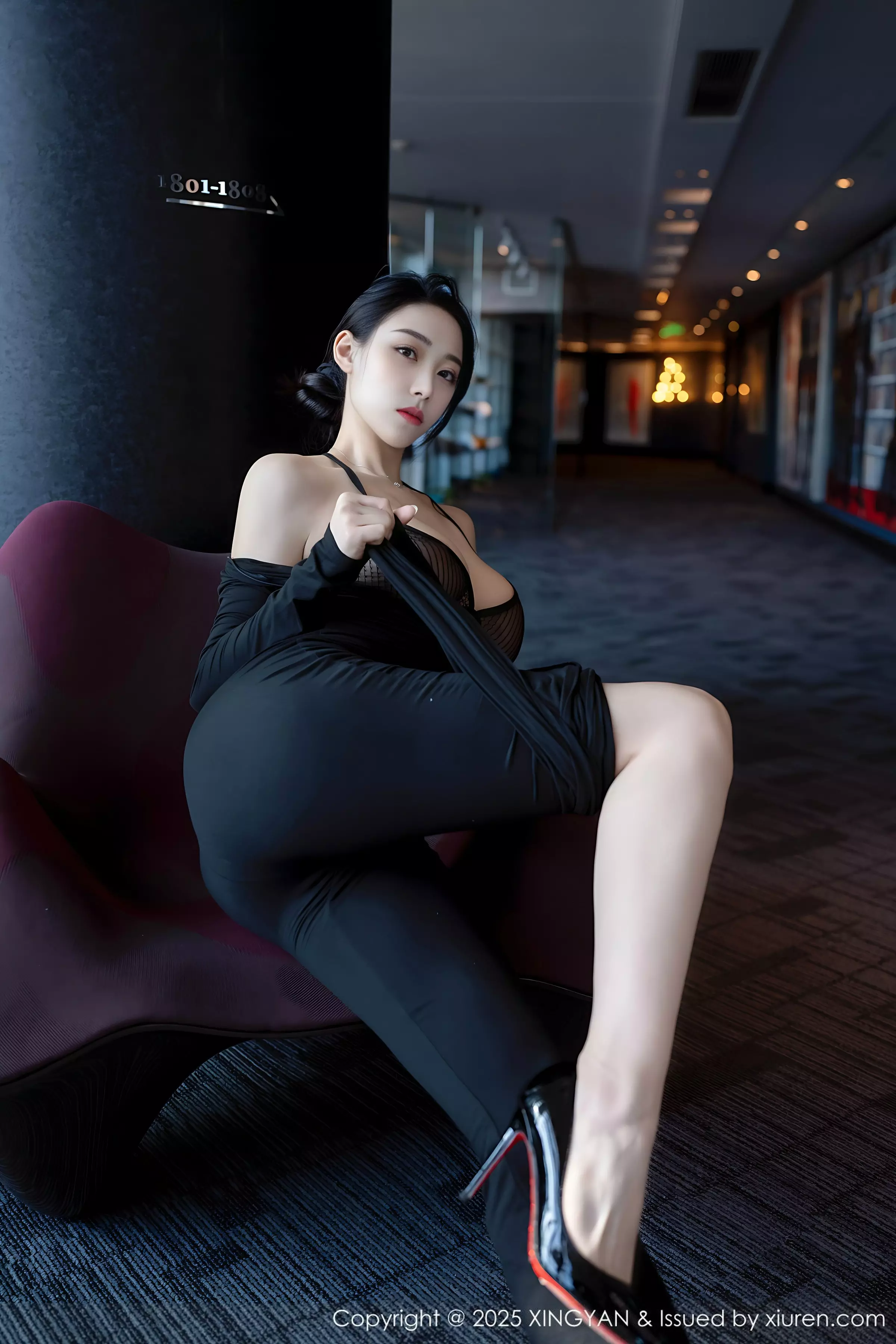 秀人集.com_[XINGYAN星颜社]VOL.322_模特清妙性感OL职业装露轻透黑色内衣秀完美身材诱惑写真81P