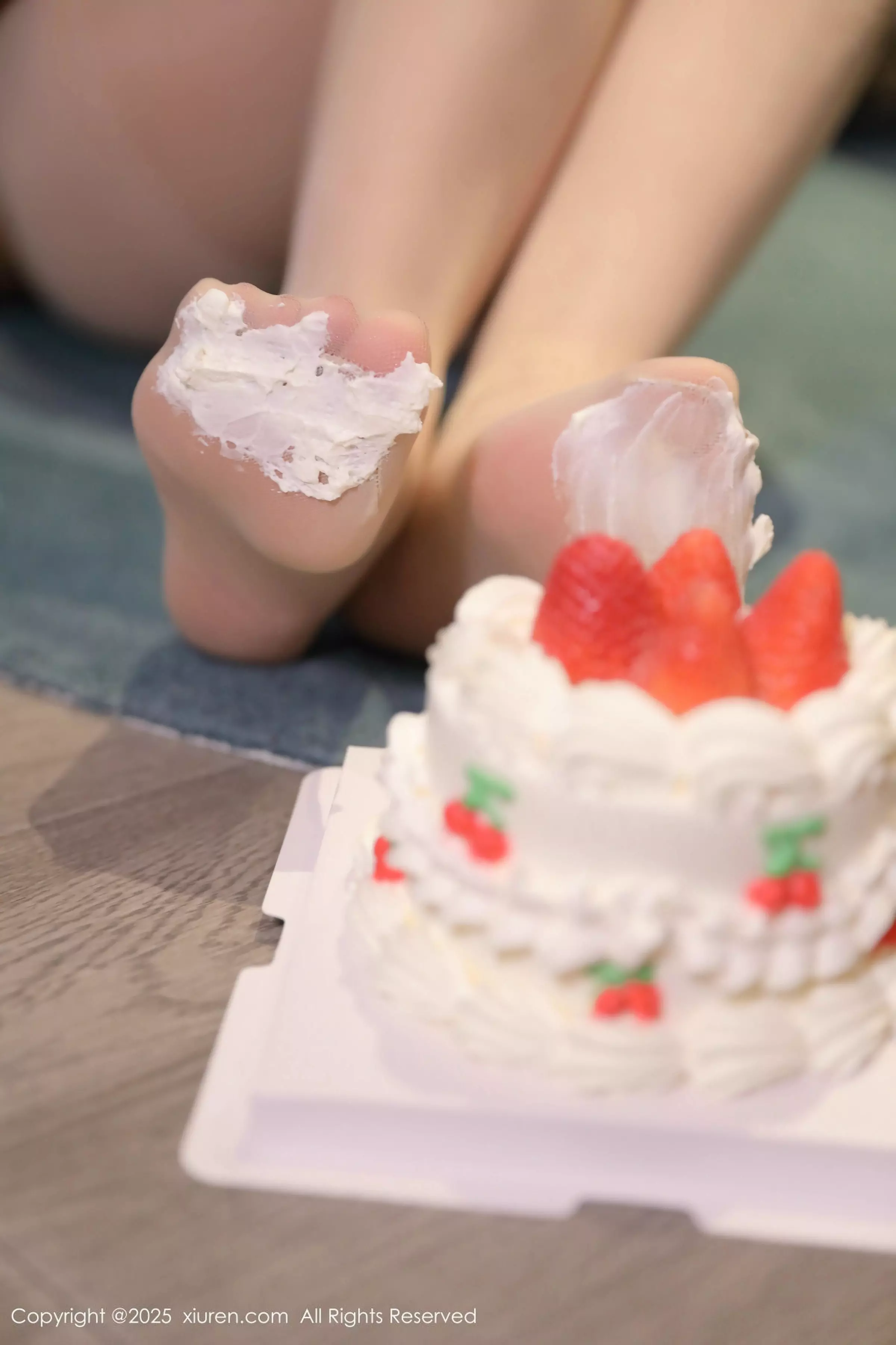 秀人集.com_[XiuRen秀人网]No.10029_模特小蛮妖Yummy蓝色连衣短裙配超薄肉丝秀曼妙身材诱惑写真69P