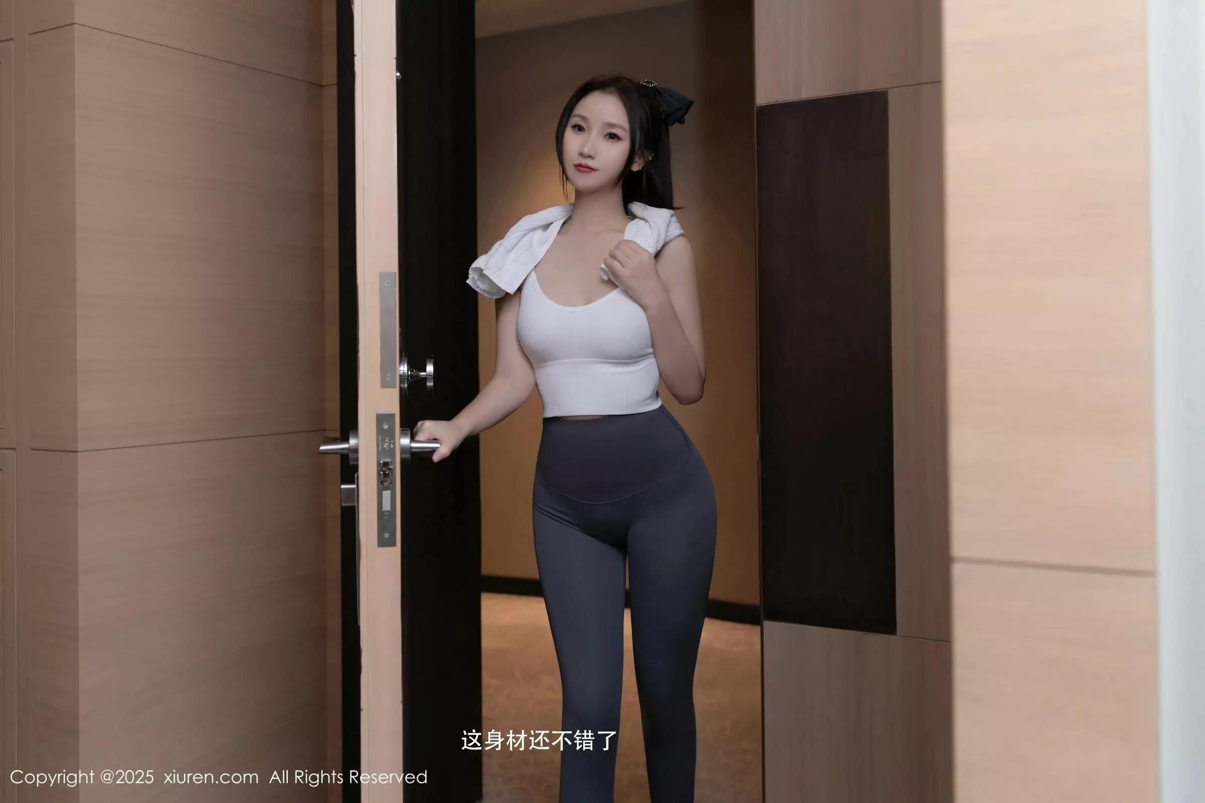 秀人集.com_[XiuRen秀人网]No.10042_模特杏子Yada性感灰色瑜伽服露紫色内衣秀曼妙身姿诱惑写真82P