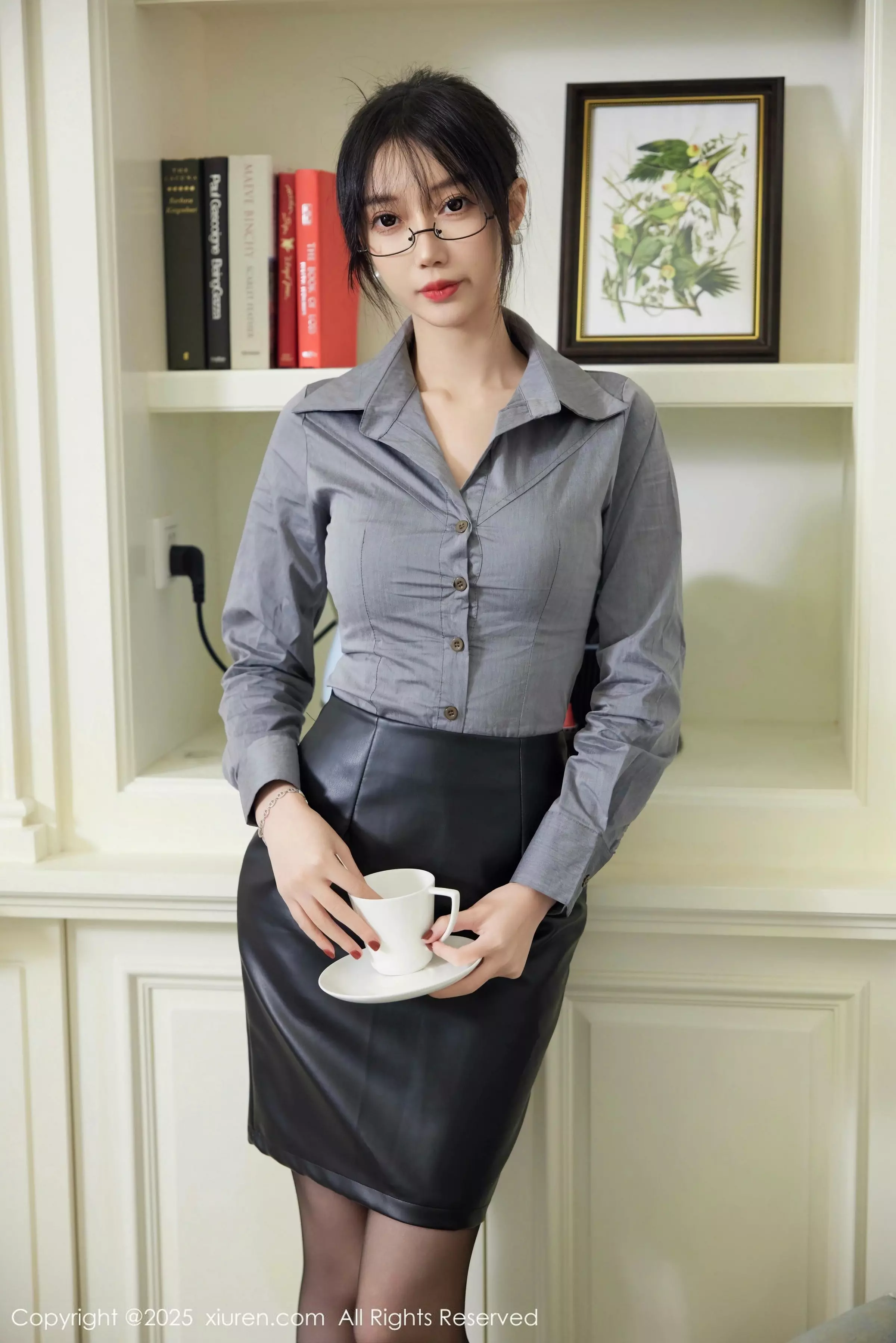 秀人集.com_[XiuRen秀人网]No.10043_模特玥儿玥er性感Ol职业装露黑色内衣配超薄黑丝秀美腿诱惑写真87P