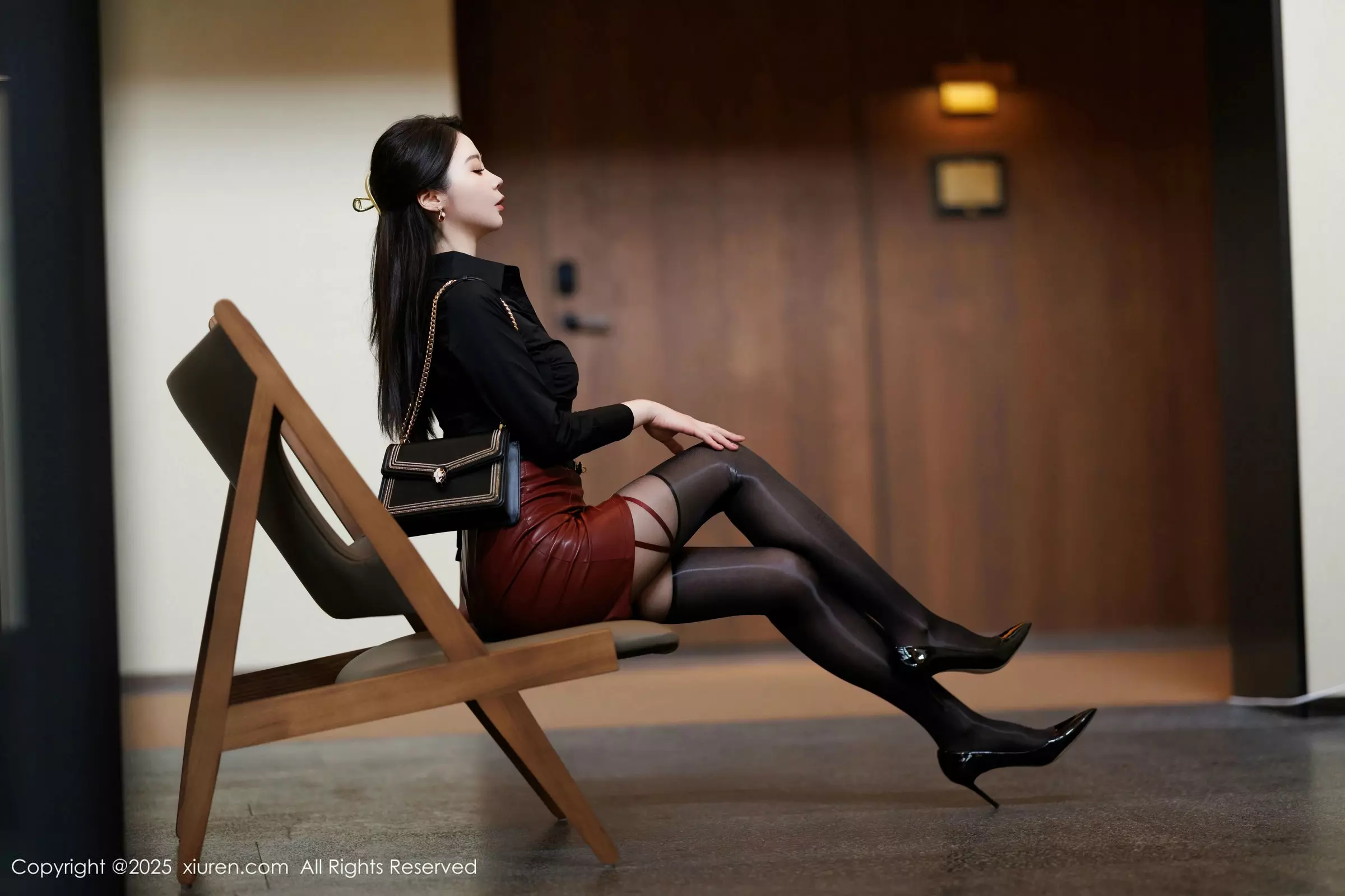 秀人集.com_[XiuRen秀人网]No.10039_模特梦心玥性感黑衬衫露红色内衣配超薄黑丝秀曼妙身姿诱惑写真91P