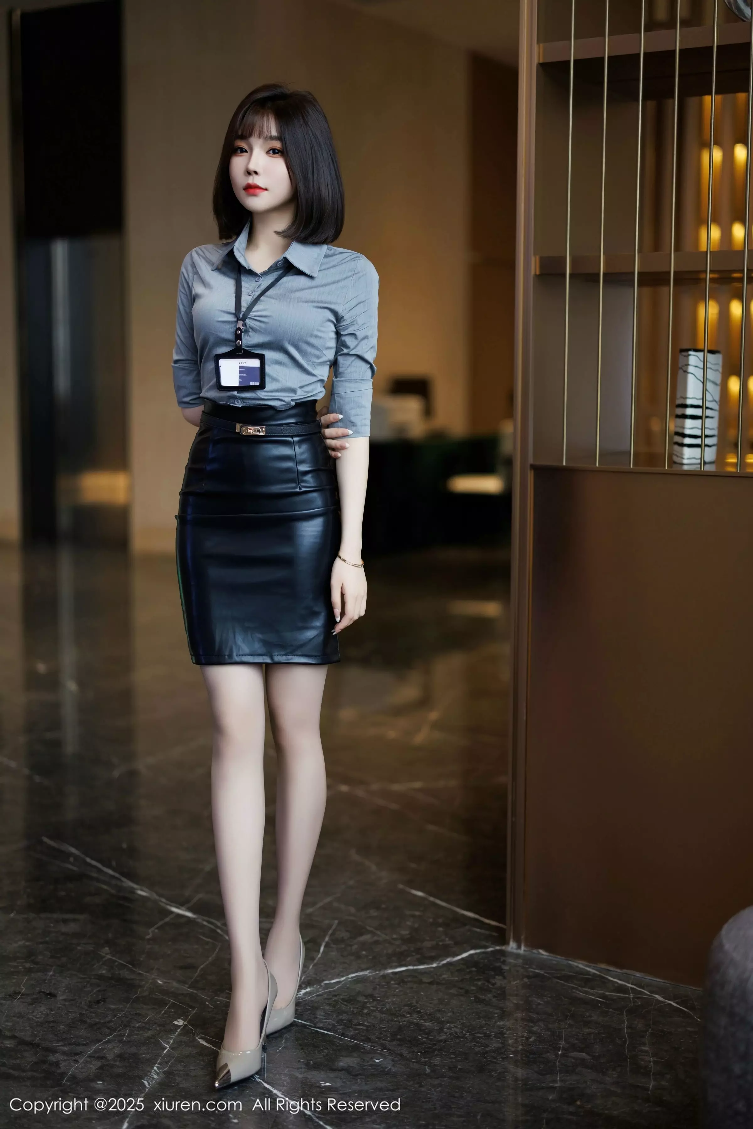 秀人集.com_[XiuRen秀人网]No.10080_女神徐莉芝Booty灰色衬衫配黑短裙露灰丝袜秀曼妙身姿诱惑写真81P