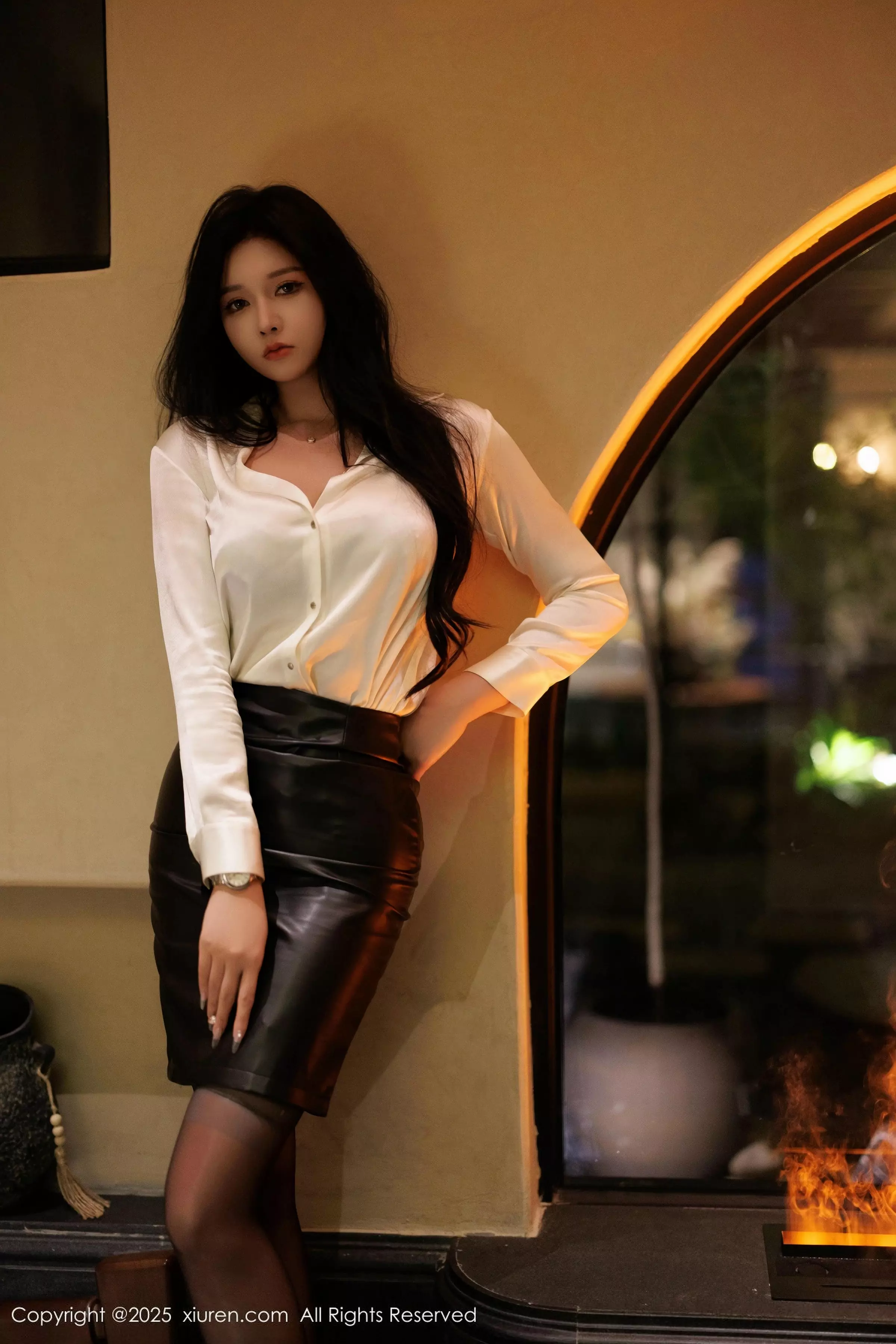 秀人集.com_[XiuRen秀人网]No.10097_模特娜比性感白色衬衫配黑短裙露魅惑黑丝秀凹凸身材诱惑写真83P