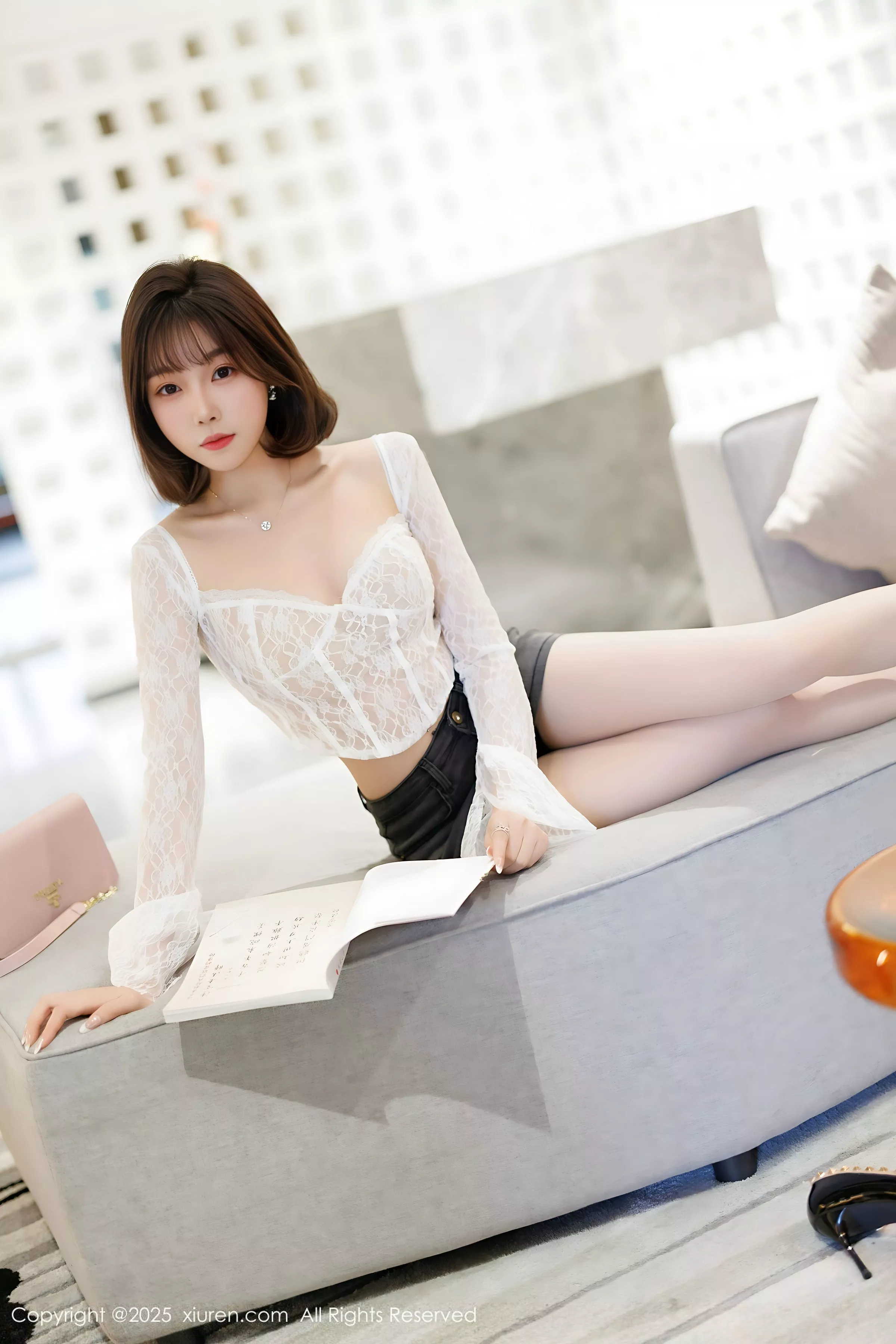 秀人集.com_[XiuRen秀人网]No.10113_女神徐莉芝Booty白色上衣配肉丝袜+蓝色情趣内衣秀美腿诱惑写真83P