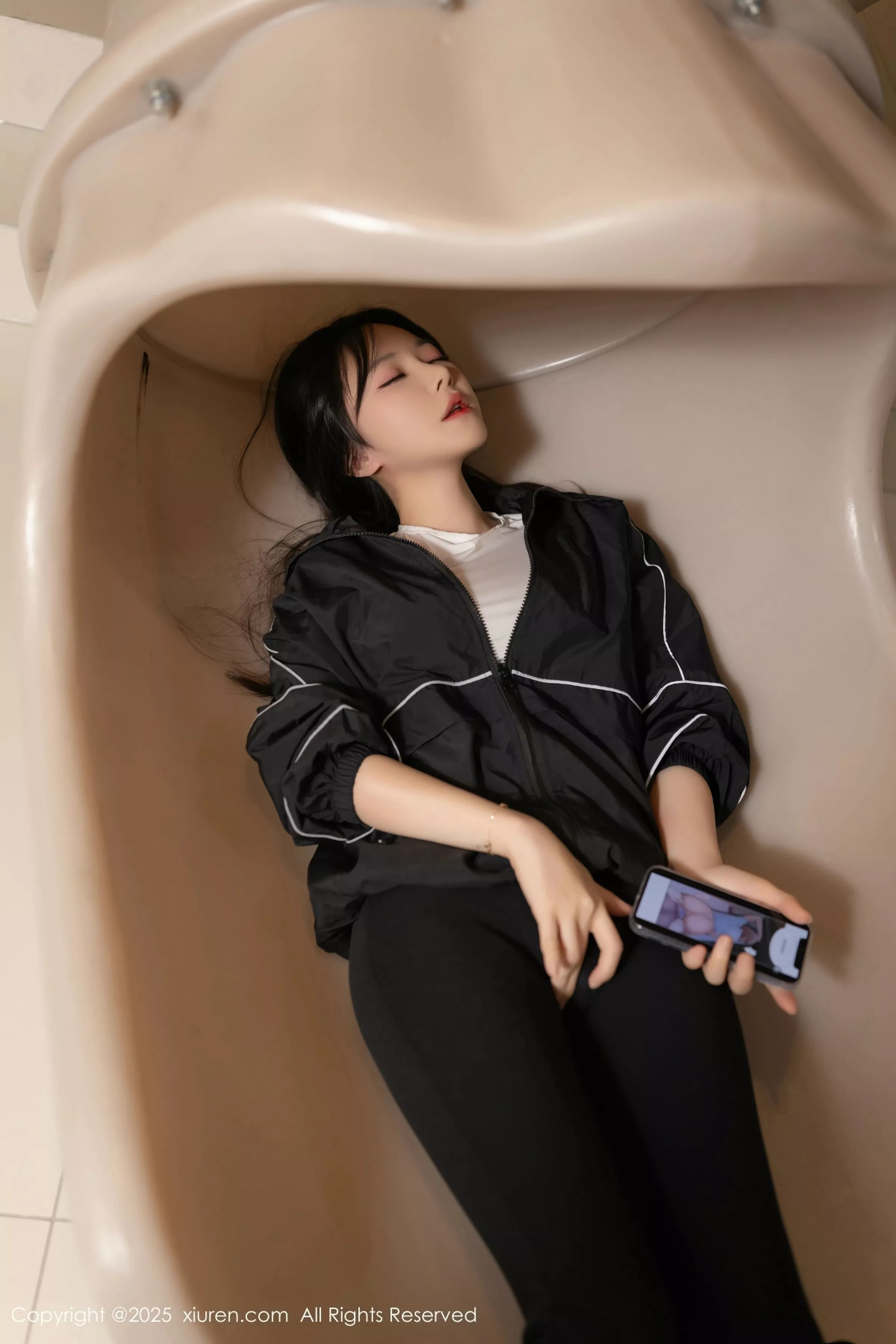 秀人集.com_[XiuRen秀人网]No.10112_模特鱼子酱Fish性感黑色运动服露白色内衣秀曼妙身材诱惑写真58P