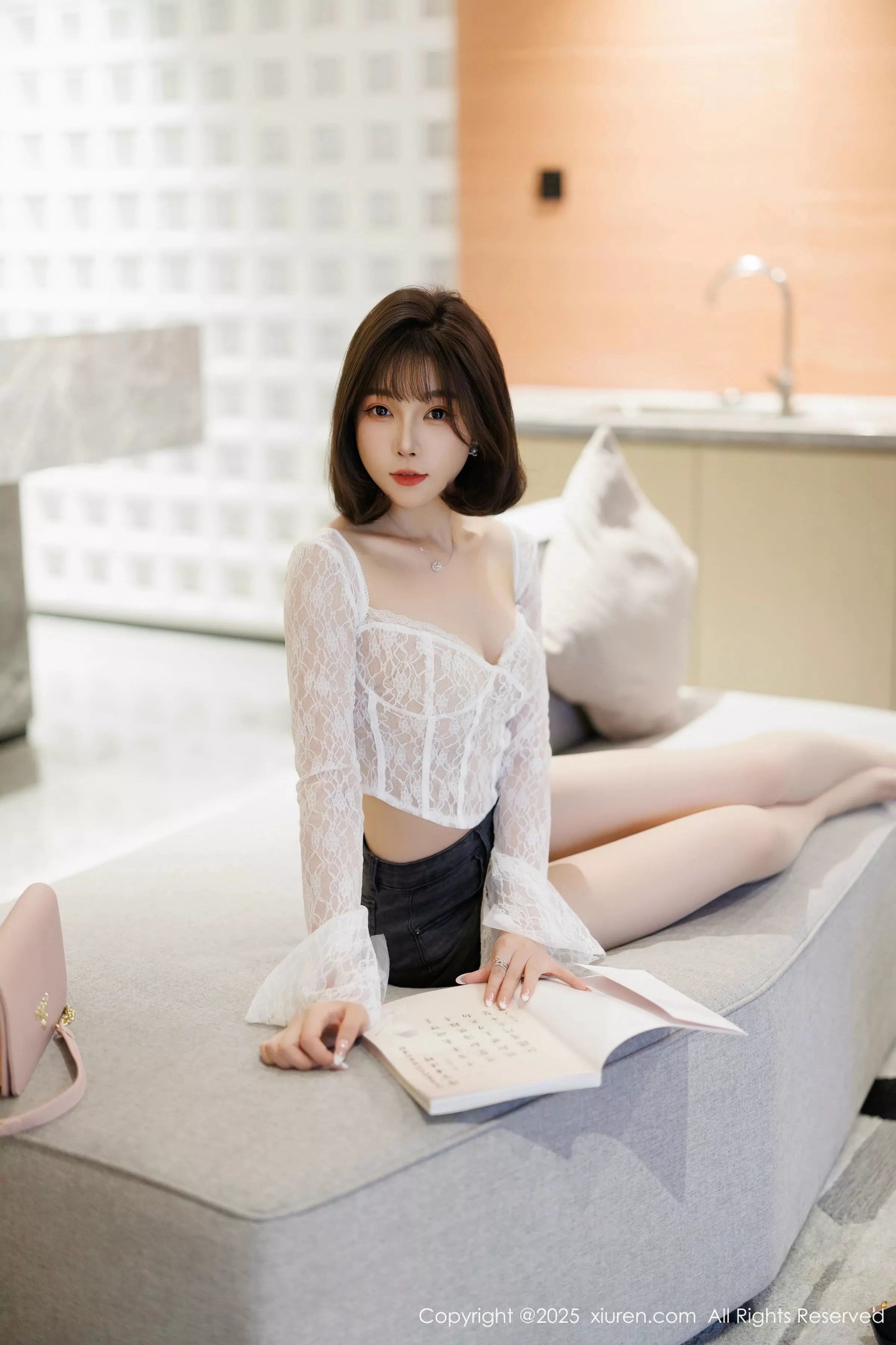 秀人集.com_[XiuRen秀人网]No.10113_女神徐莉芝Booty白色上衣配肉丝袜+蓝色情趣内衣秀美腿诱惑写真83P