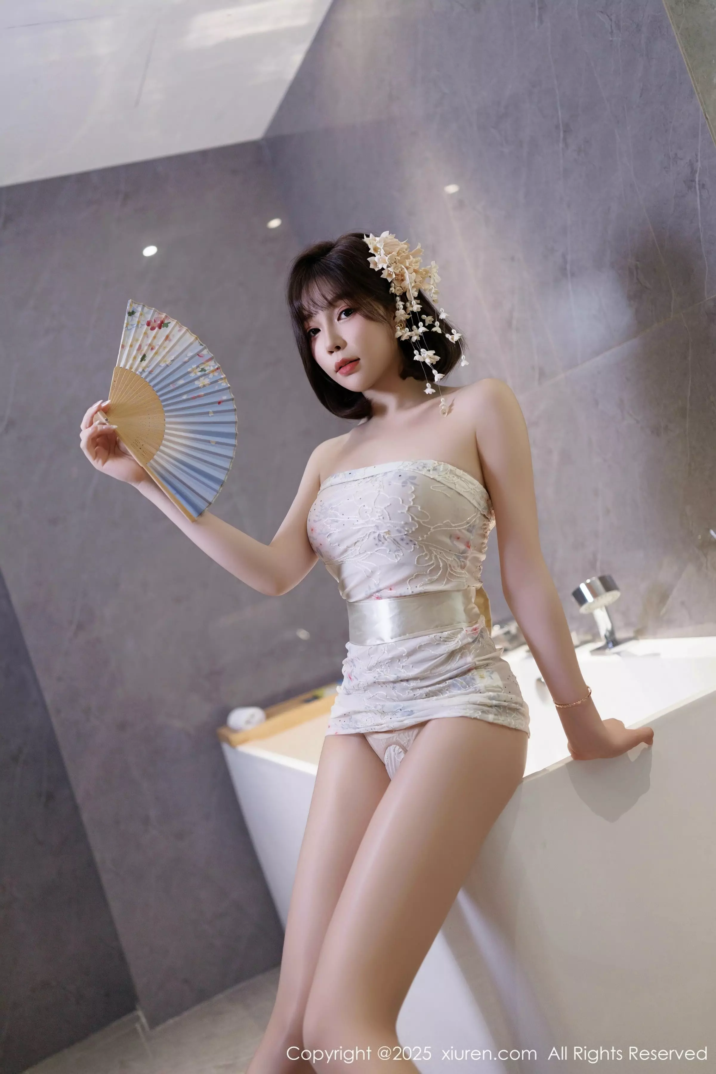 秀人集.com_[XiuRen秀人网]No.10048_女神徐莉芝Booty性感白色上衣配黑色短裙秀曼妙身姿诱惑写真82P