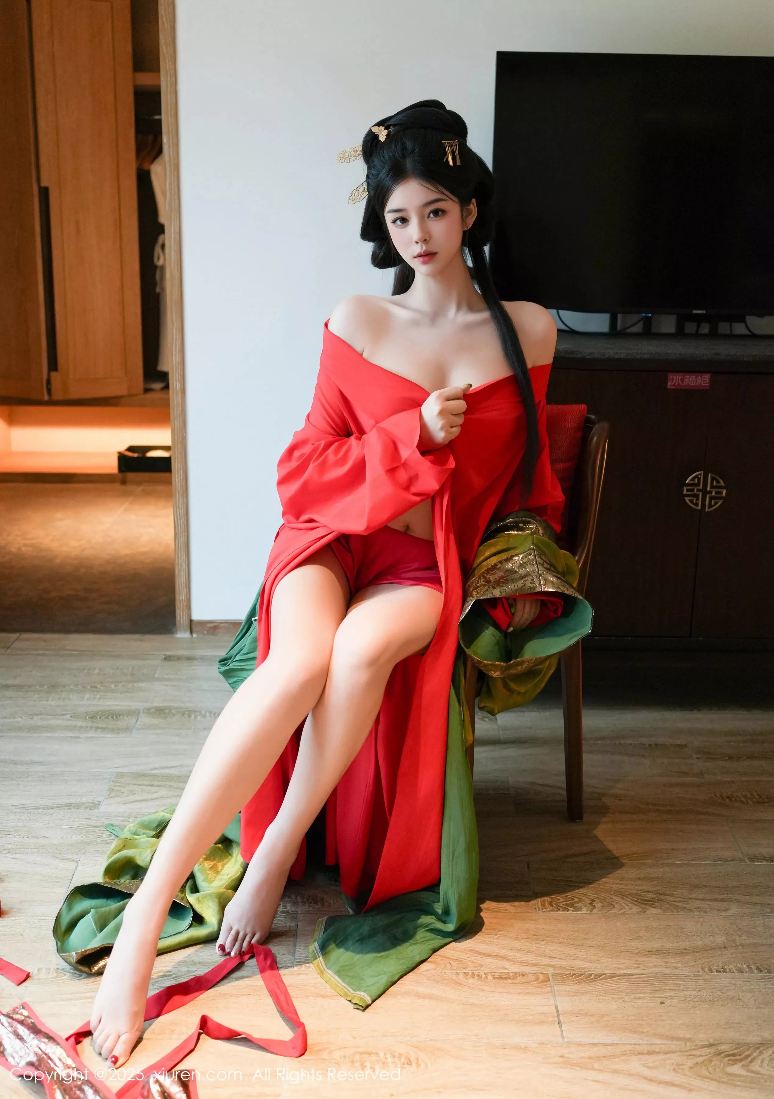 秀人集.com_[XiuRen秀人网]No.10126_模特雪糕CiCi性感绿色古风服饰露红色情趣服饰秀美腿诱惑写真68P