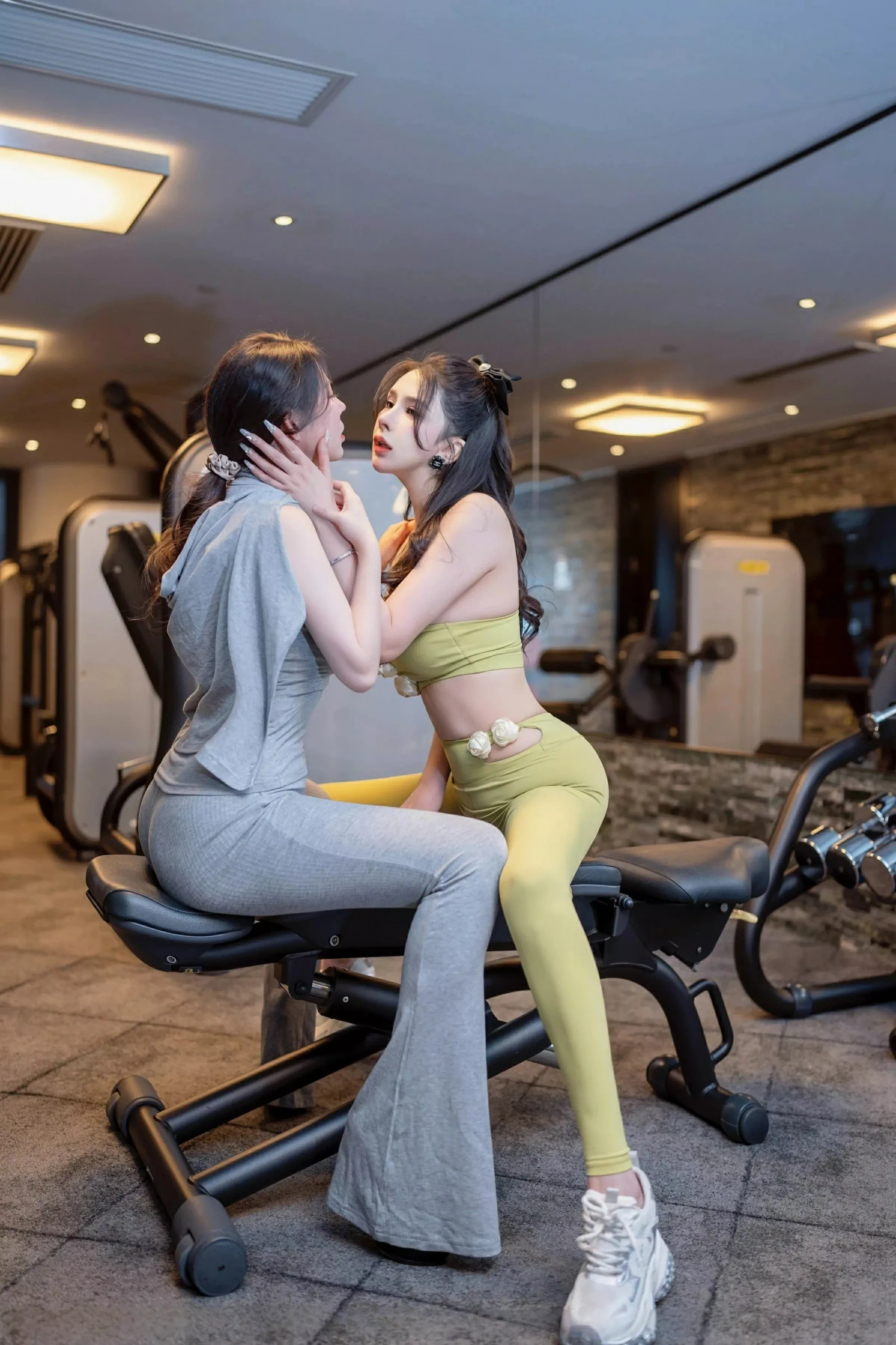 秀人集.com_[XINGYAN星颜社]VOL.333_模特合集女神李丽莎性感紧身运动套装秀完美身材惹火诱惑写真80P