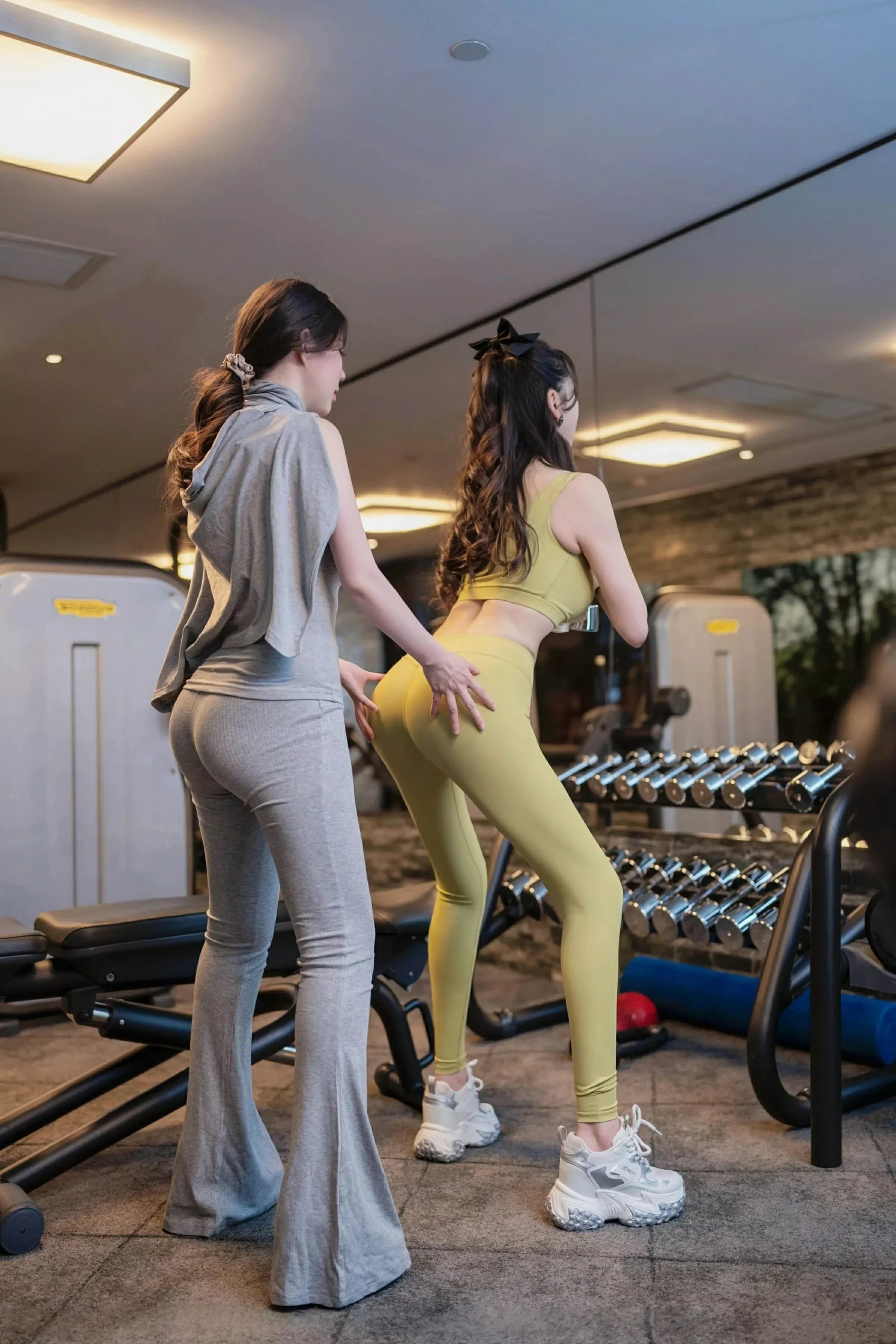 秀人集.com_[XINGYAN星颜社]VOL.333_模特合集女神李丽莎性感紧身运动套装秀完美身材惹火诱惑写真80P