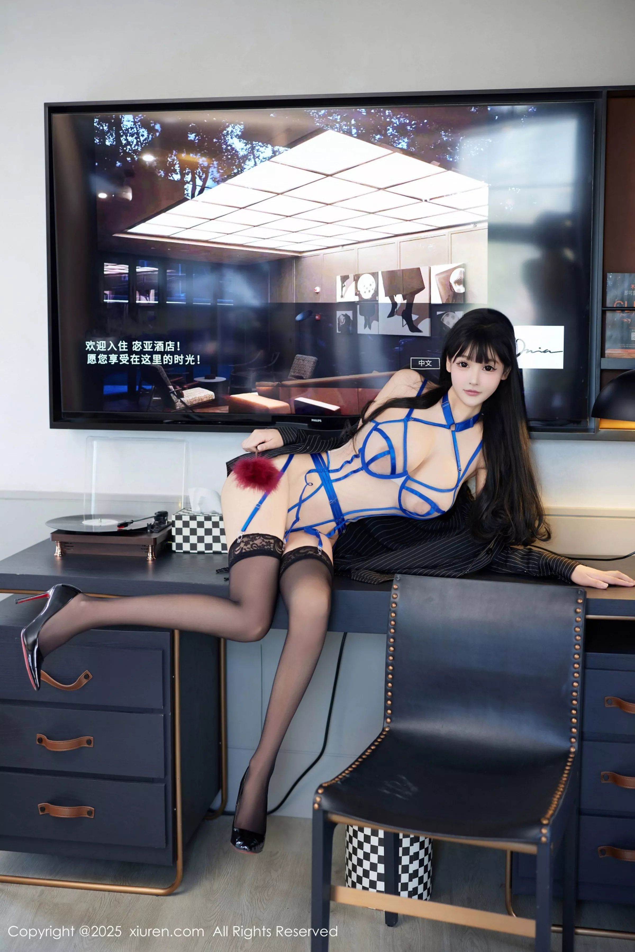 秀人集.com_[XiuRen秀人网]No.10154_模特智恩baby性感蓝色情趣内衣配黑丝吊袜秀丰腴美臀诱惑写真60P