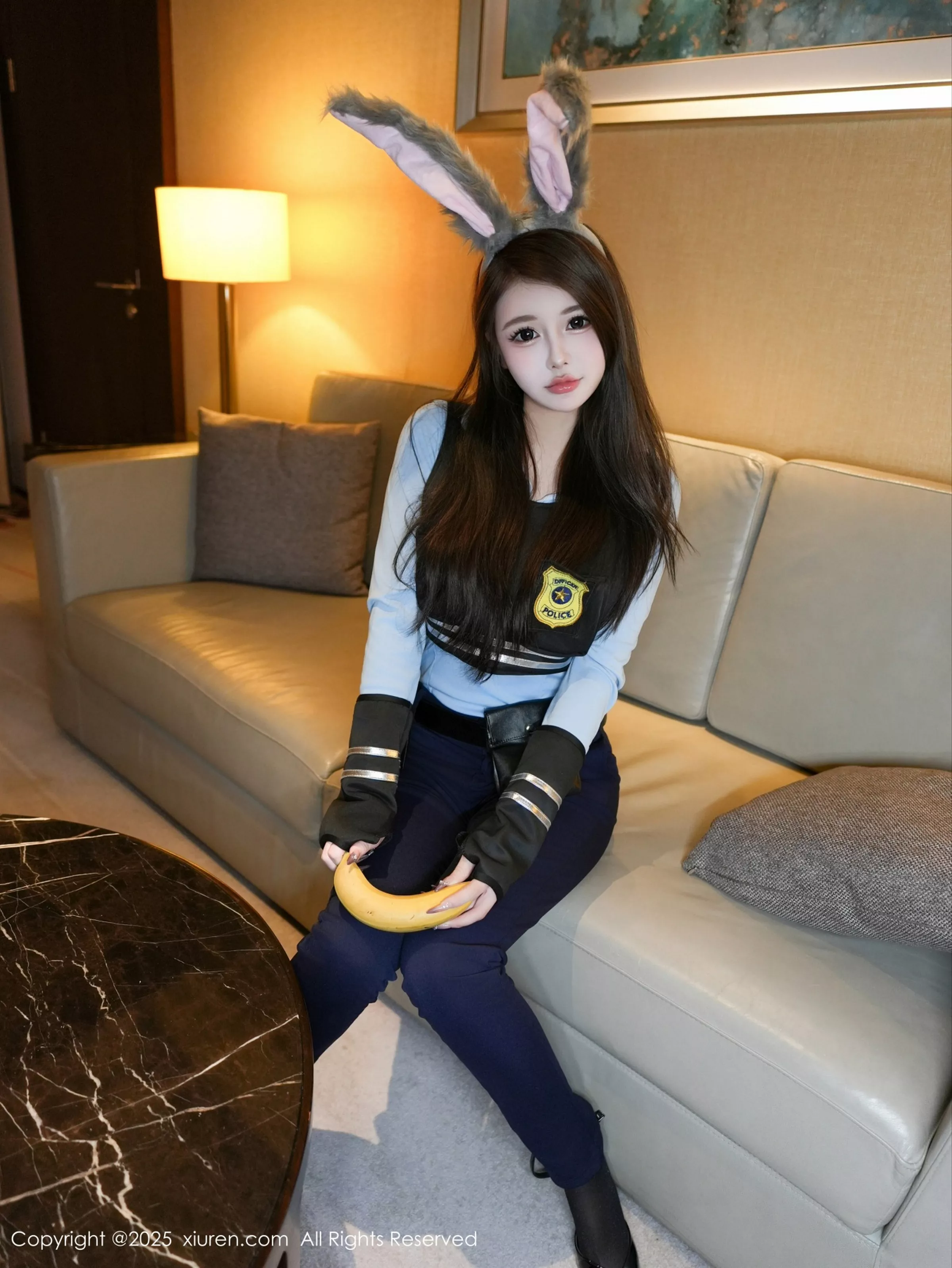 秀人集.com_[XiuRen秀人网]No.10158_模特甜妮性感黑色制服露半截上衣配超薄黑丝秀丰腴身姿诱惑写真69P