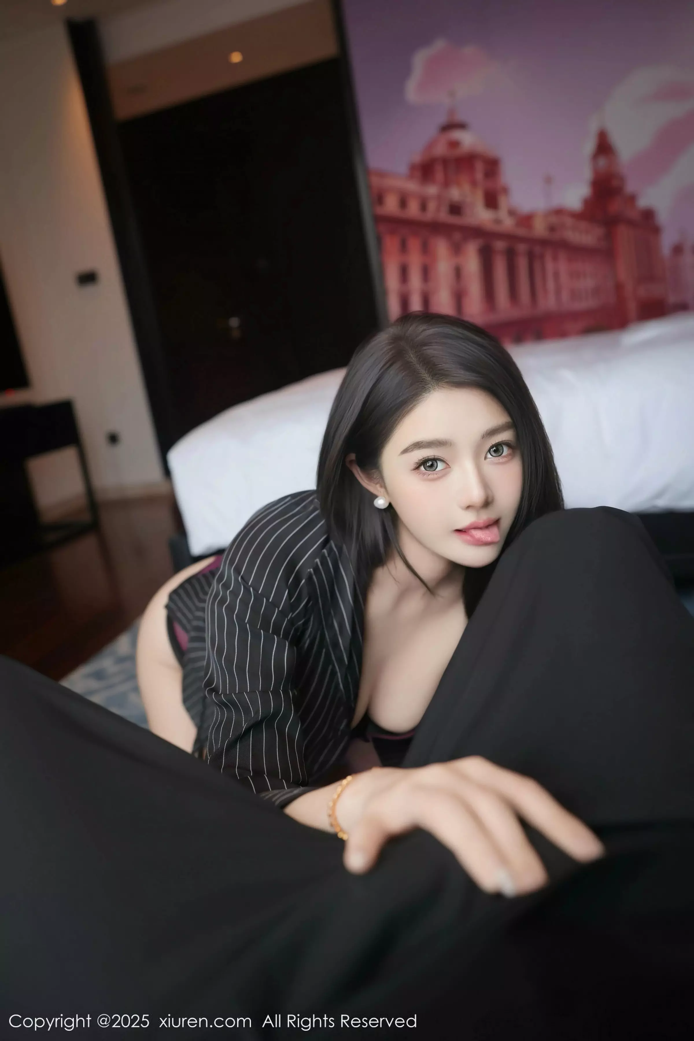 秀人集.com_[XiuRen秀人网]No.10053_模特Candy糖糖性感紫色情趣服饰配紫丝吊袜秀丰腴身材诱惑写真84P