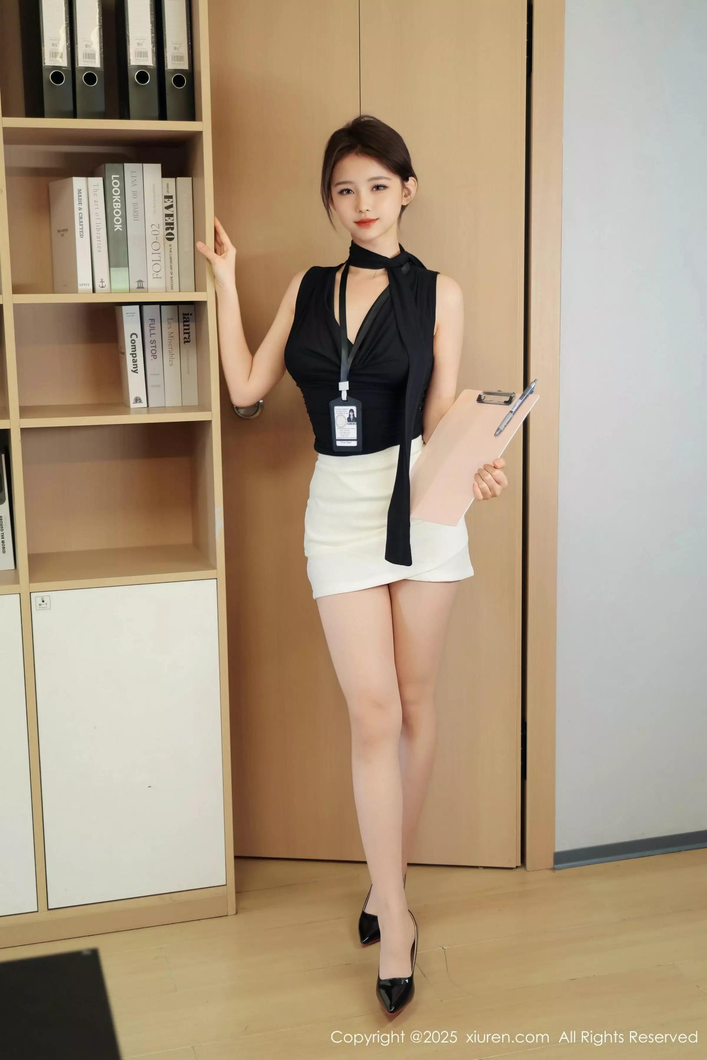 秀人集.com_[XiuRen秀人网]No.10052_模特小橘子orange性感黑白职业装配超薄肉丝秀曼妙身姿诱惑写真78P