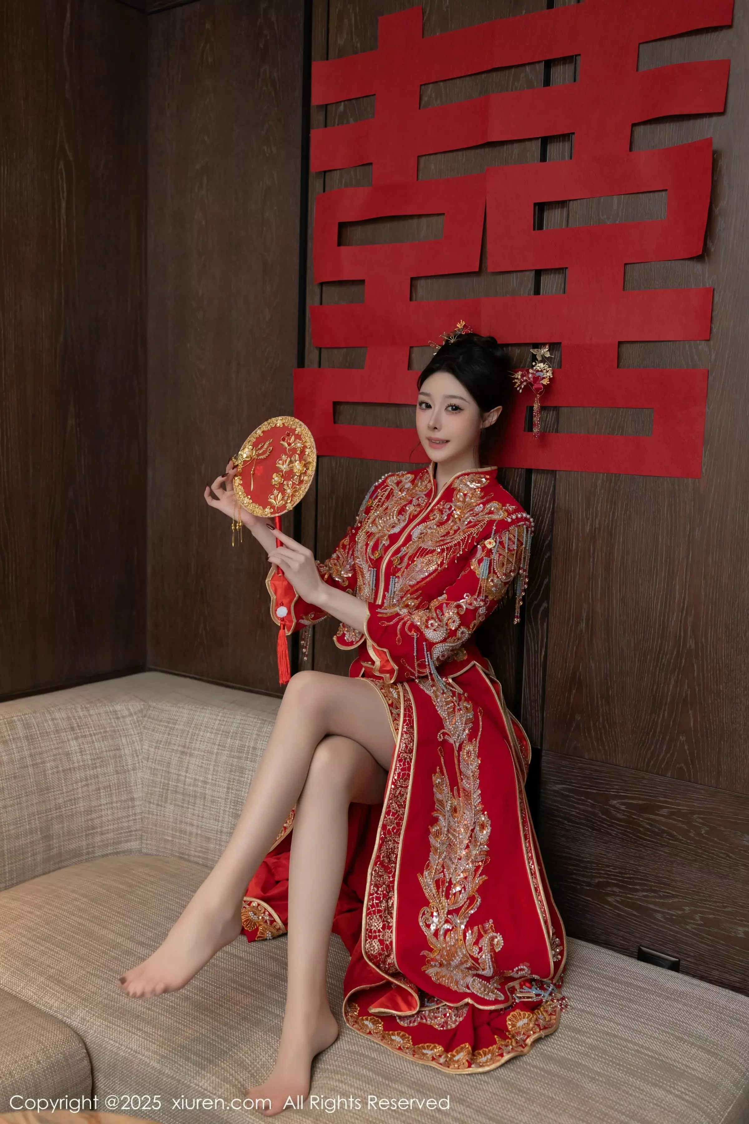 秀人集.com_[XiuRen秀人网]No.10055_模特小逗逗新婚主题性感红色蕾丝内衣配黑丝吊袜完美诱惑写真82P