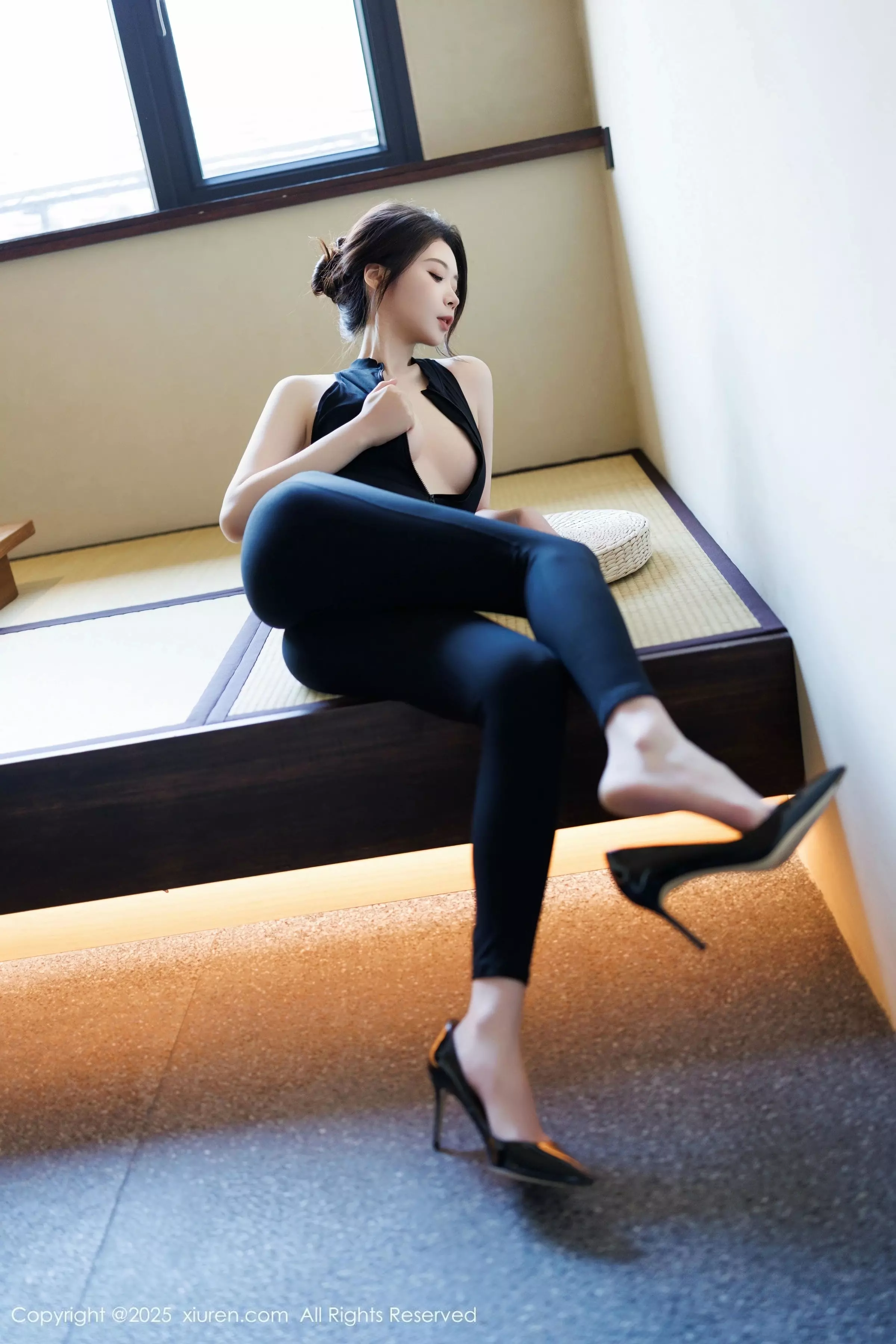 秀人集.com_[XiuRen秀人网]No.10059_模特梦心玥性感黑色情趣内衣配黑丝吊袜秀高挑曼妙身姿诱惑写真83P