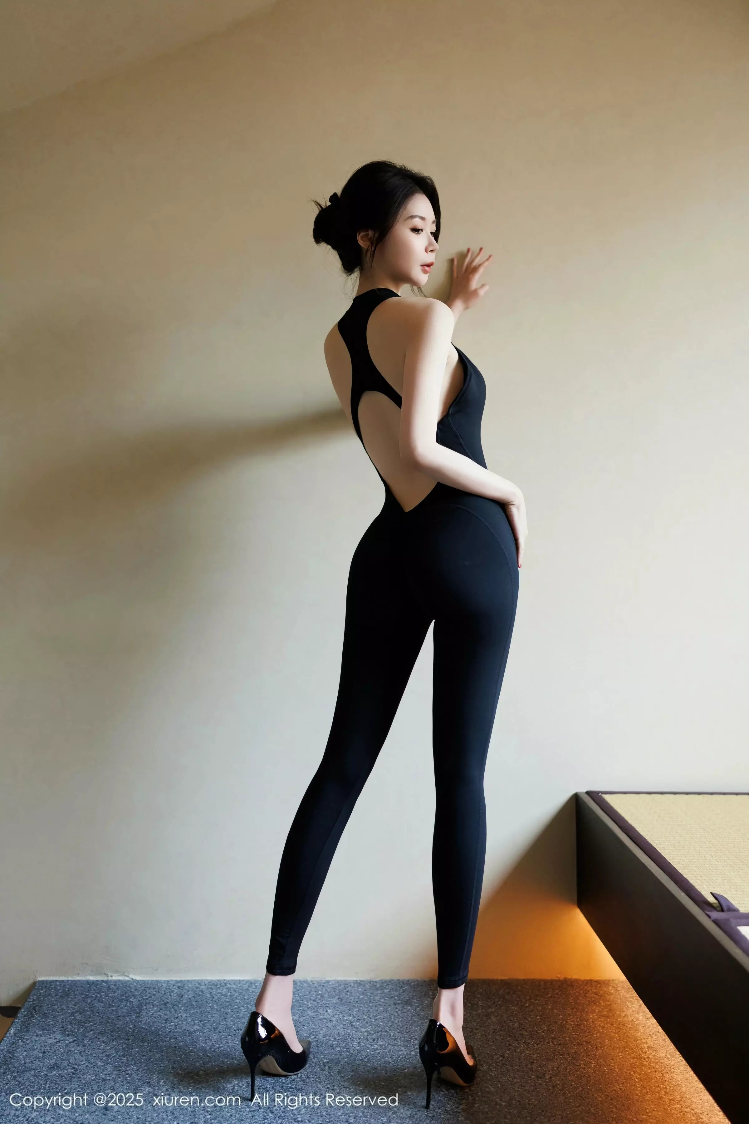 秀人集.com_[XiuRen秀人网]No.10059_模特梦心玥性感黑色情趣内衣配黑丝吊袜秀高挑曼妙身姿诱惑写真83P