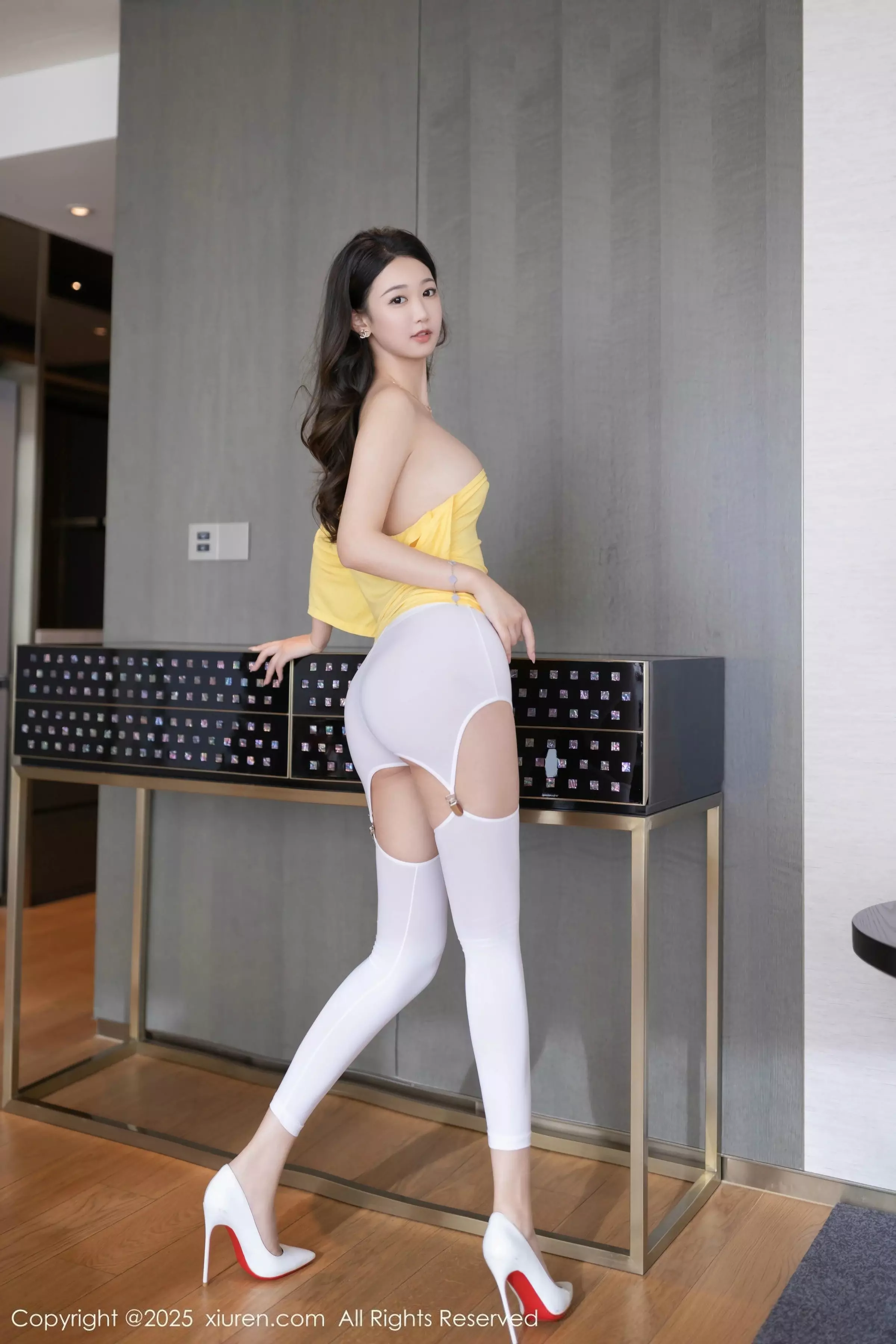 秀人集.com_[XiuRen秀人网]No.10062_模特唐安琪性感黄上衣露黄色内衣配白丝吊袜秀曼妙身姿诱惑写真85P