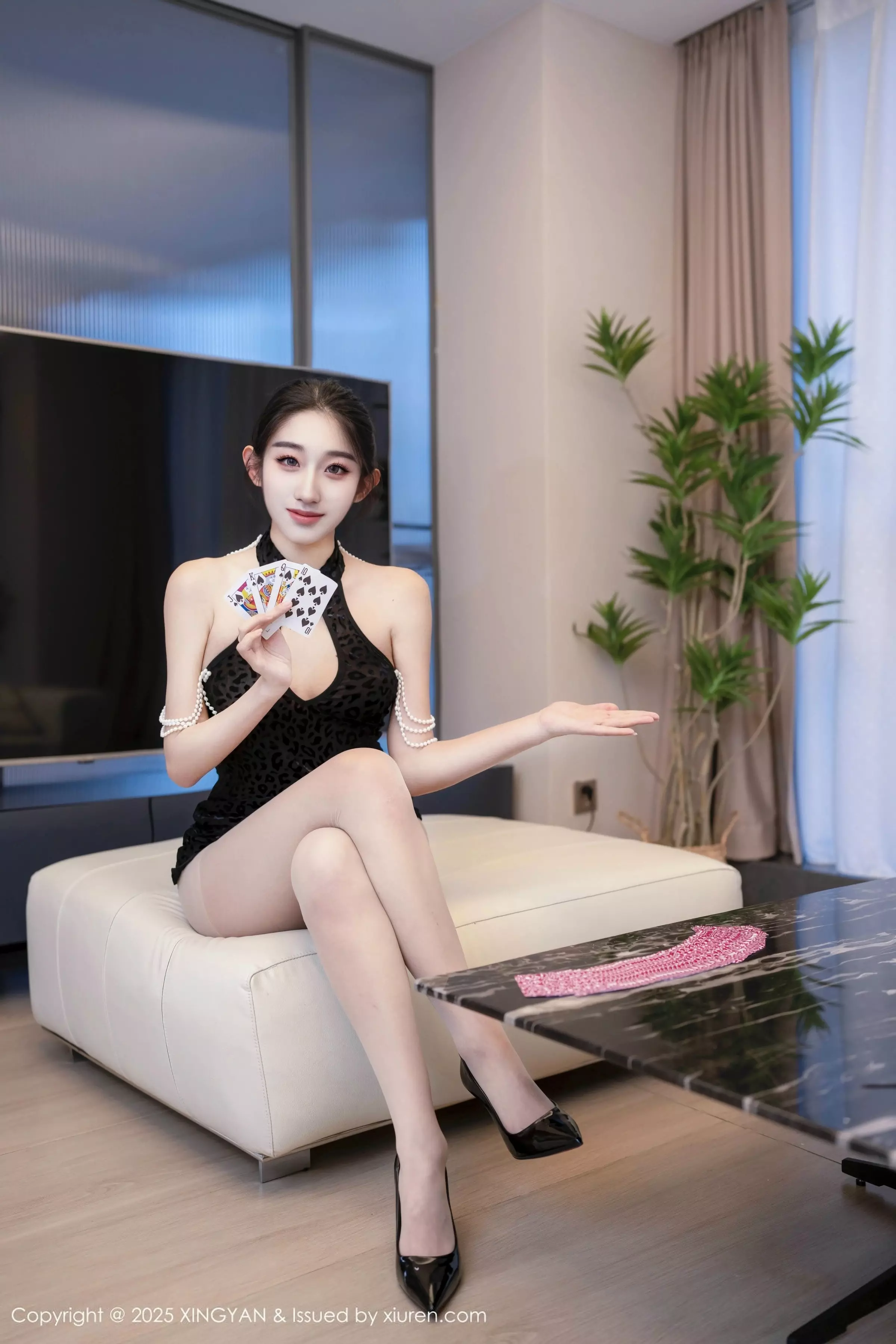 秀人集.com_[XINGYAN星颜社]VOL.327_模特星冉性感黑色连衣短裙配超薄肉丝秀曼妙身姿诱惑写真79P