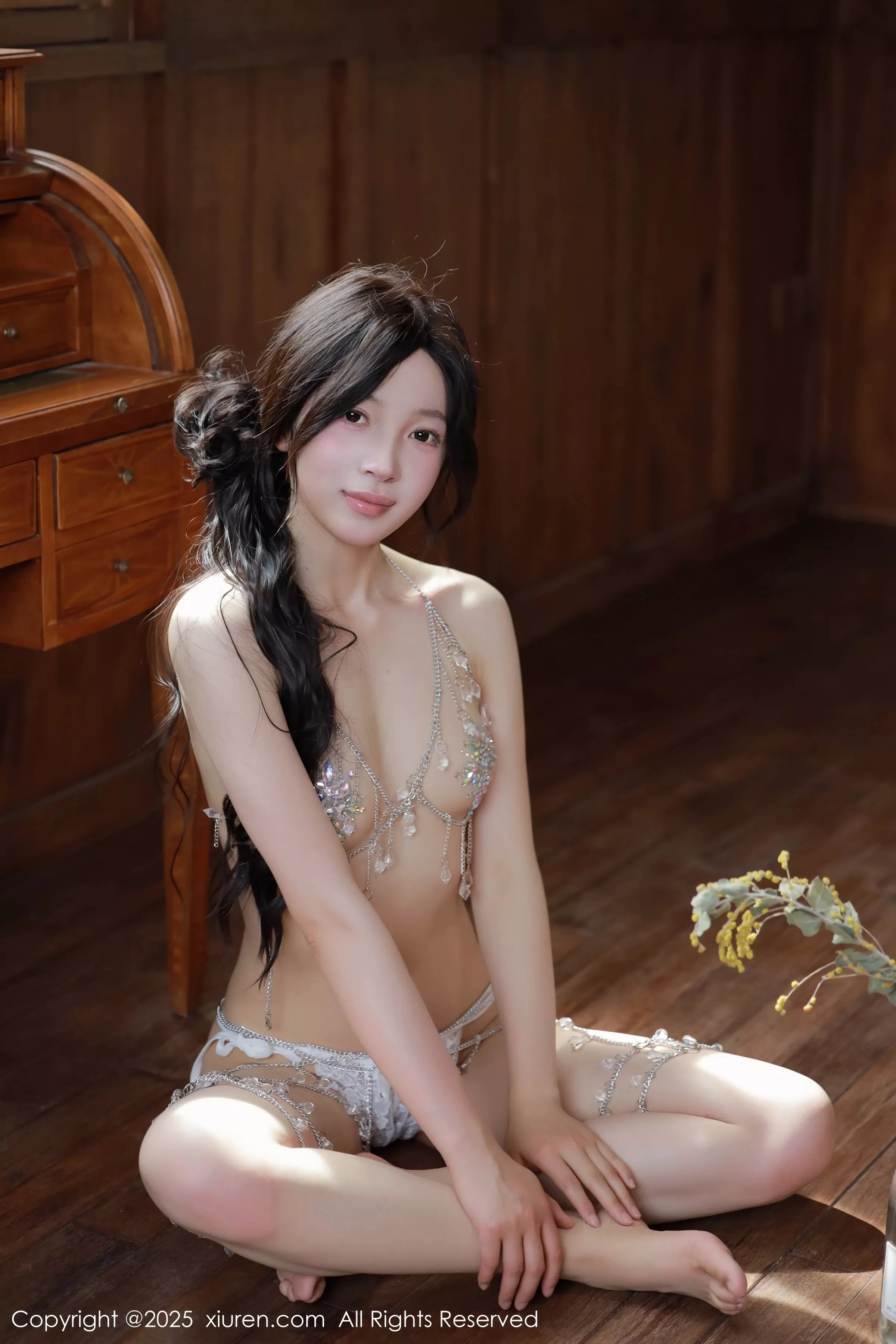 秀人集.com_[XiuRen秀人网]No.10198_新人模特橙子酱Lillian白色蕾丝裙露金属情趣内衣秀美腿诱惑写真78P