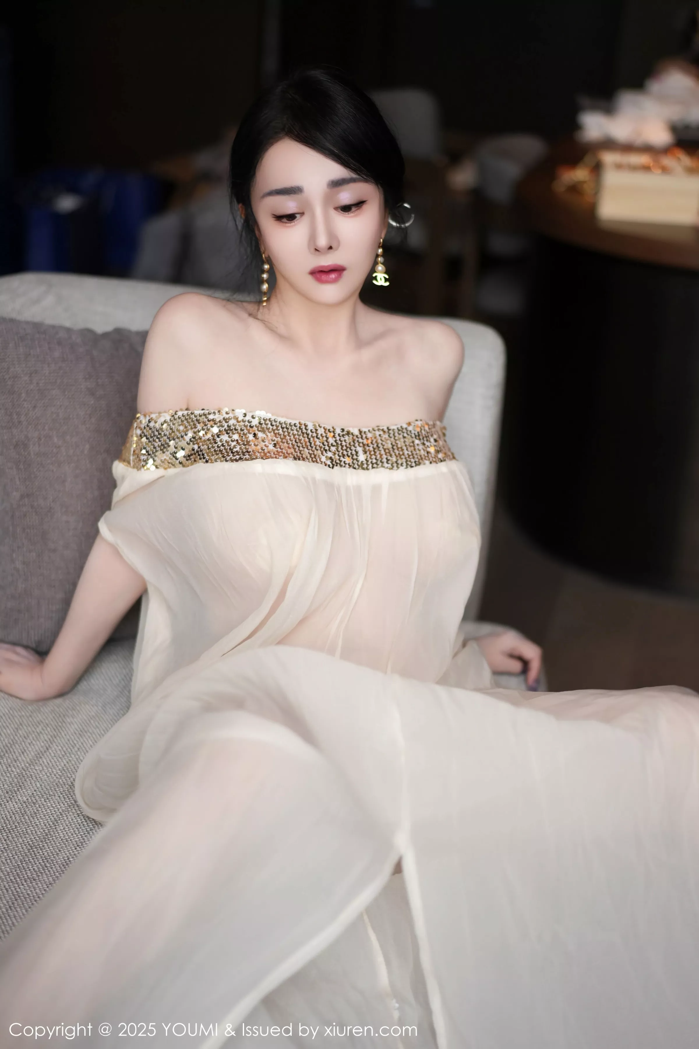 秀人集.com_[YouMi尤蜜荟]Vol.1132_模特允爾薄纱服饰露性感金色吊坠式情趣内衣秀丰腴身姿诱惑写真62P