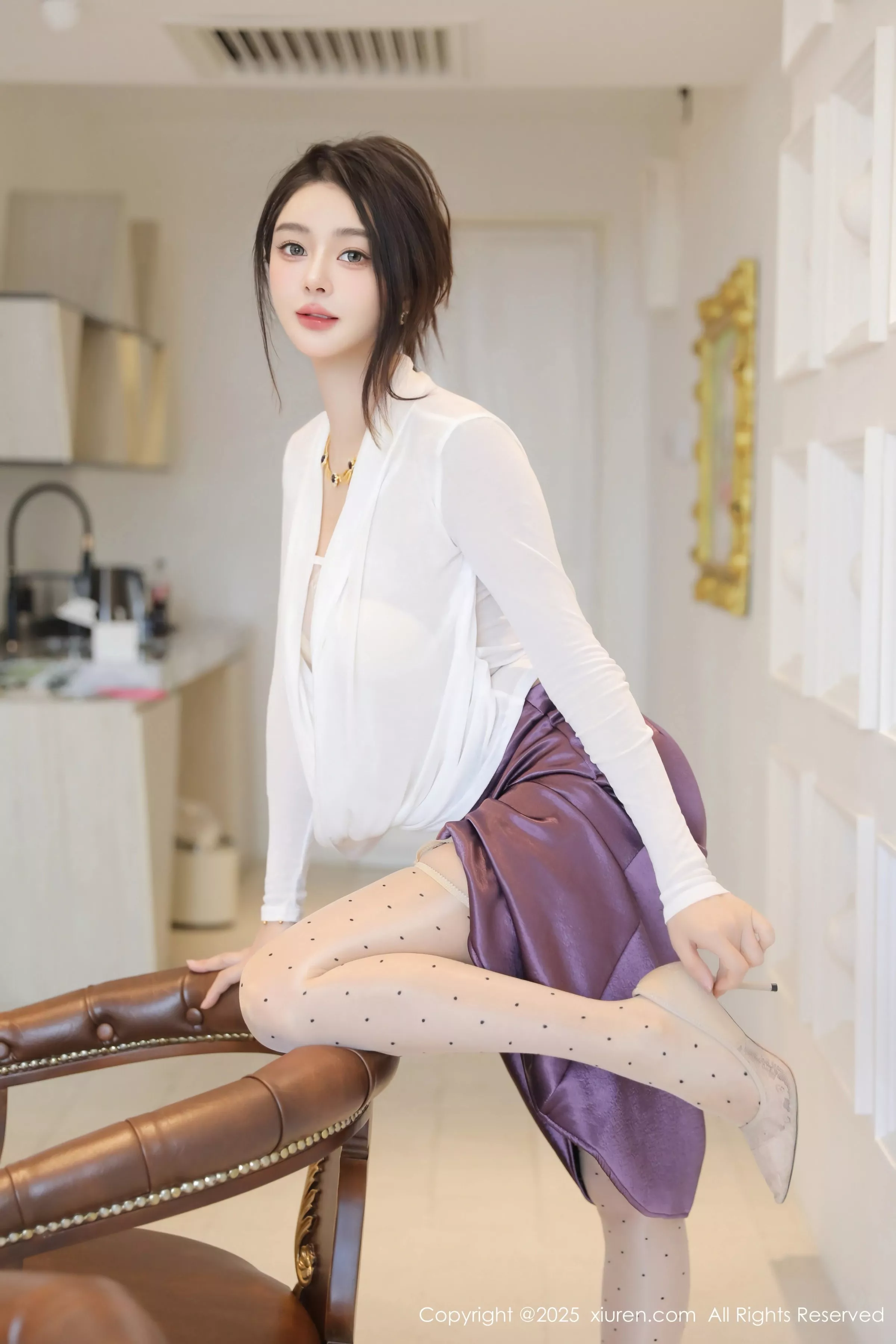 秀人集.com_[XiuRen秀人网]No.10201_模特Candy糖糖白上衣配紫色长裙露肉丝吊袜秀丰腴身材诱惑写真75P