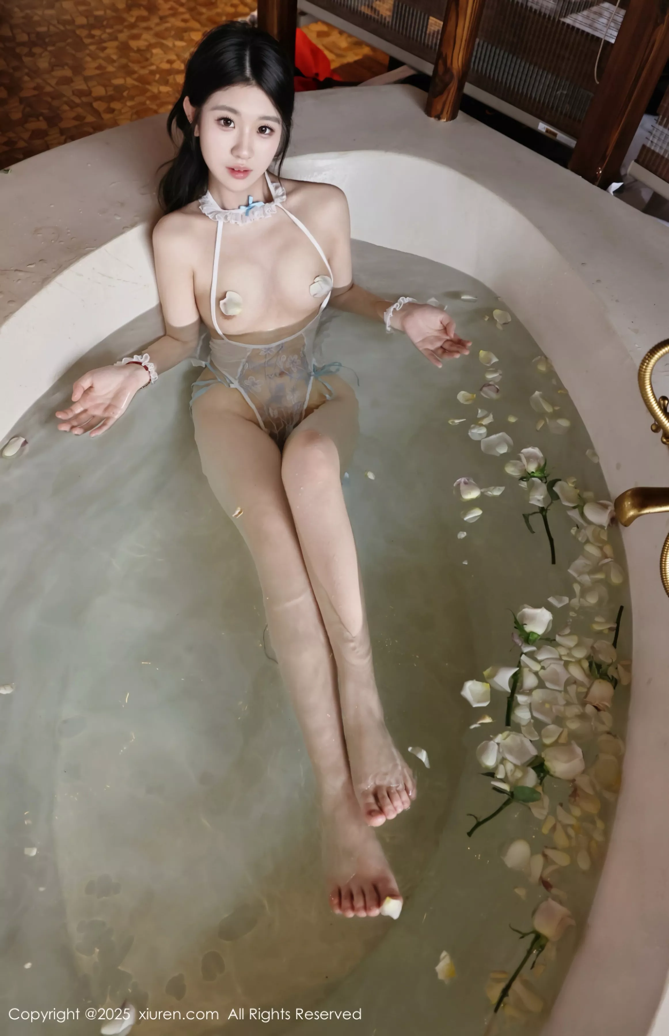 秀人集.com_[XiuRen秀人网]No.10199_模特小芭乐温泉性感黑色比基尼+白色情趣服饰秀曼妙身姿诱惑写真86P