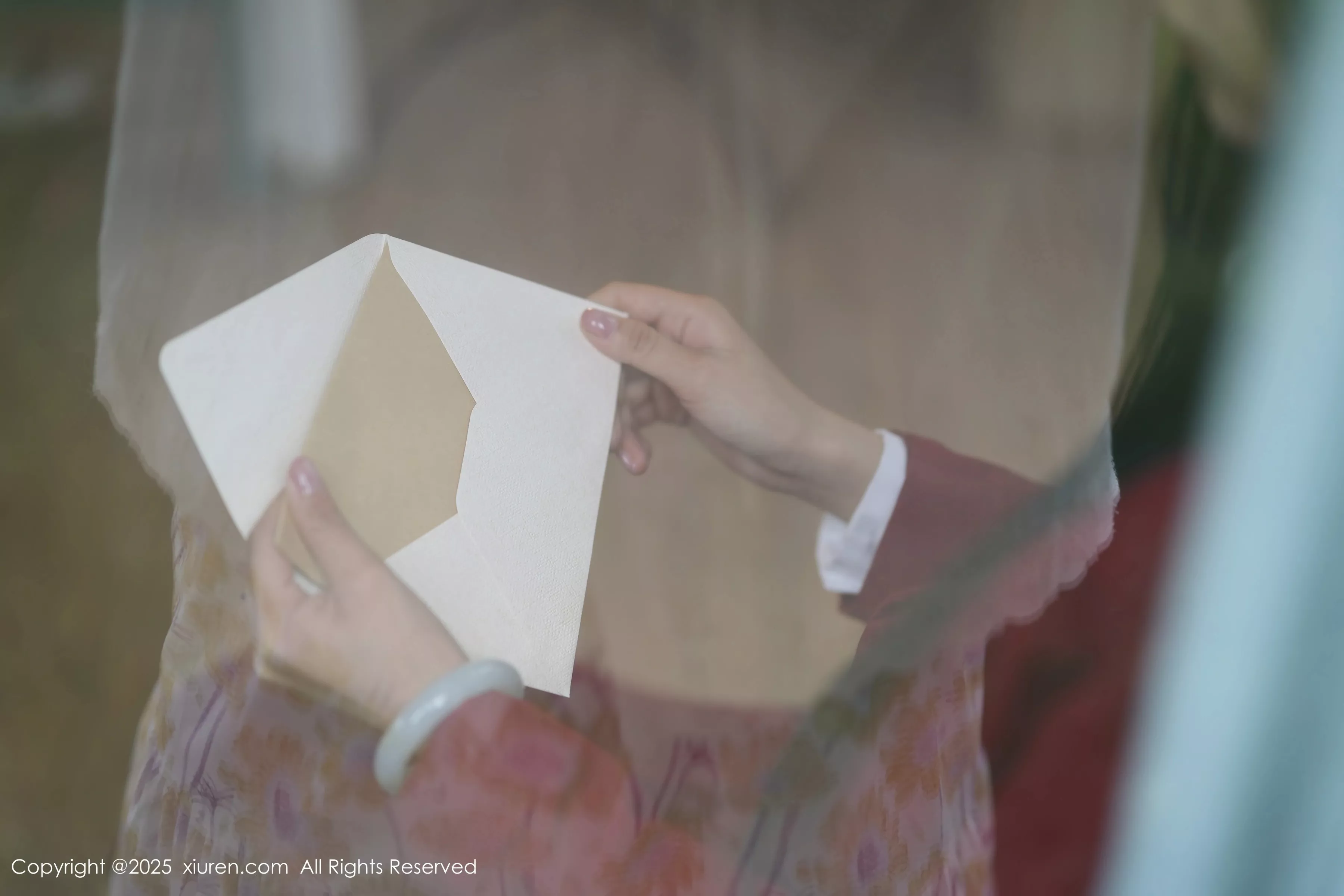 秀人集.com_[XiuRen秀人网]No.10215_新人模特茂木希子性感红色裙子配肉色丝袜秀完美曲线诱惑写真82P