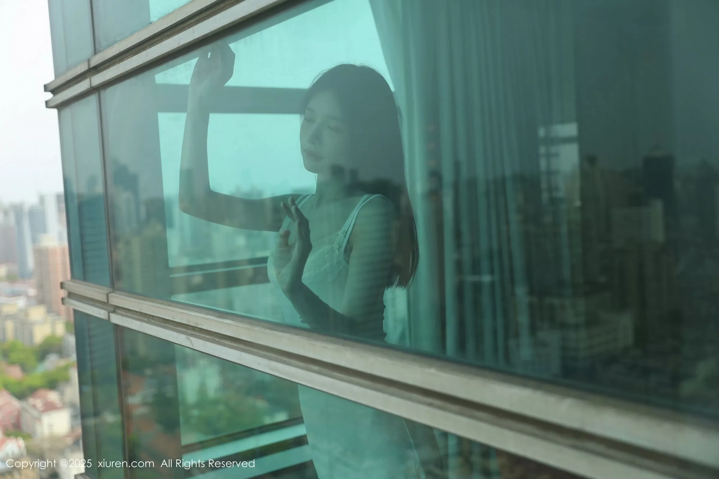 秀人集.com_[XiuRen秀人网]No.10226_模特布丁wow性感白色连衣短裙配肉色丝袜秀完美身材诱惑写真80P