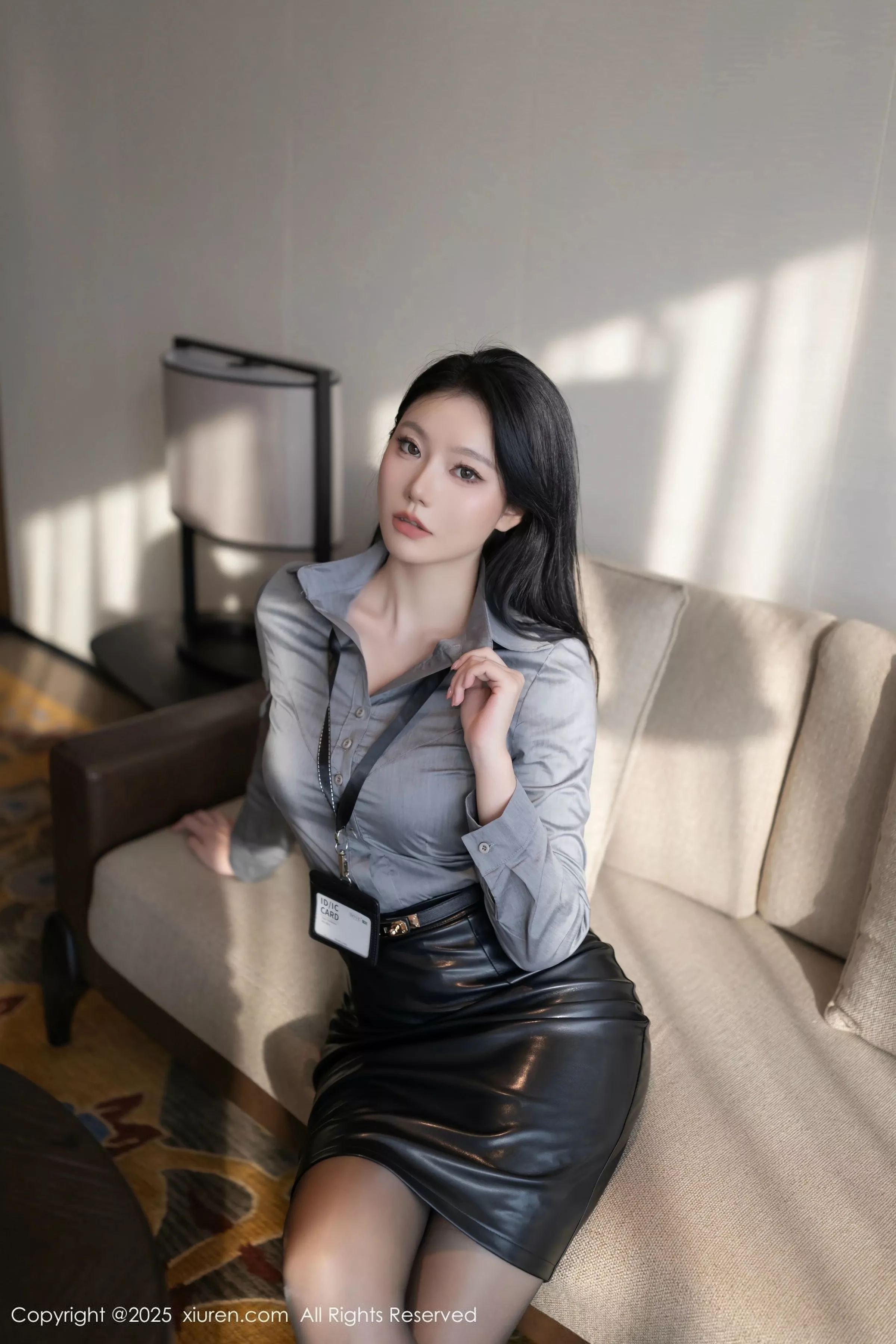 秀人集.com_[XiuRen秀人网]No.10245_模特安然anran灰色衬衫配黑皮短裙露超薄黑丝秀曼妙身姿诱惑写真80P