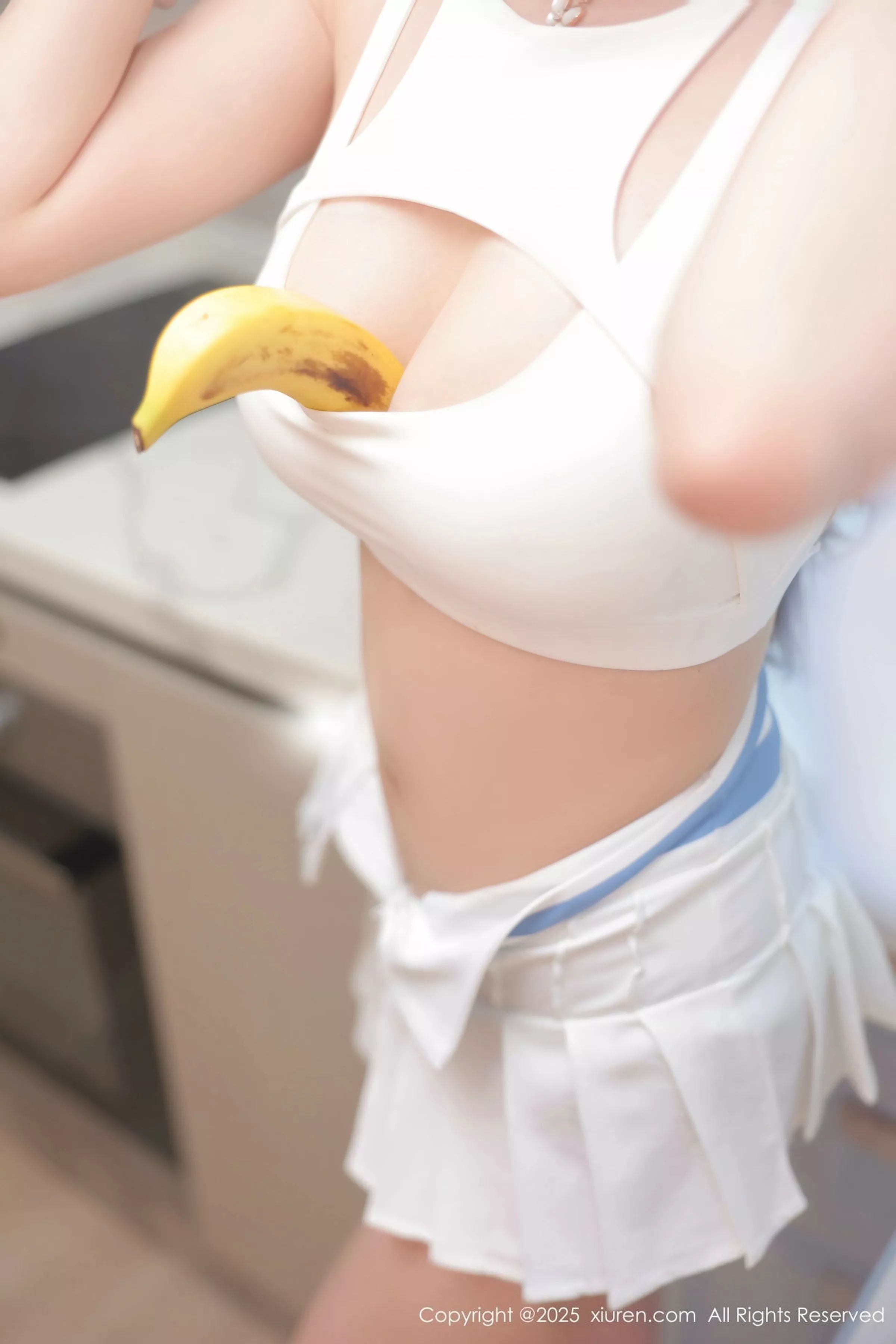 秀人集.com_[XiuRen秀人网]No.10254_新人模特奶油猫呀性感白色短裙+白色浴袍秀丰满身材诱惑写真86P