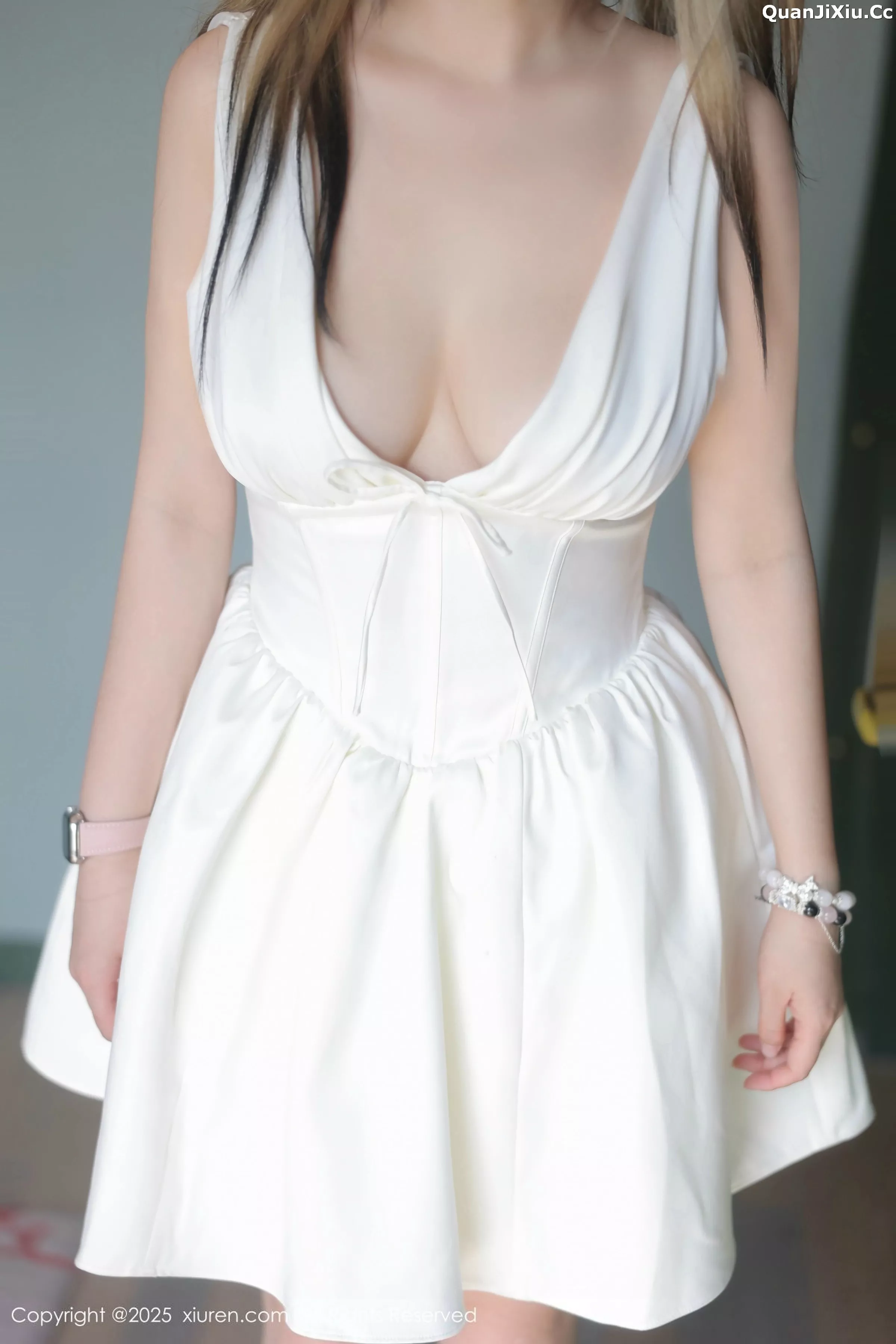 秀人集.com_[XiuRen秀人网]No.10262_新人模特诺诺Hsu白色连衣裙露粉色情趣内衣秀丰腴身材诱惑写真40P