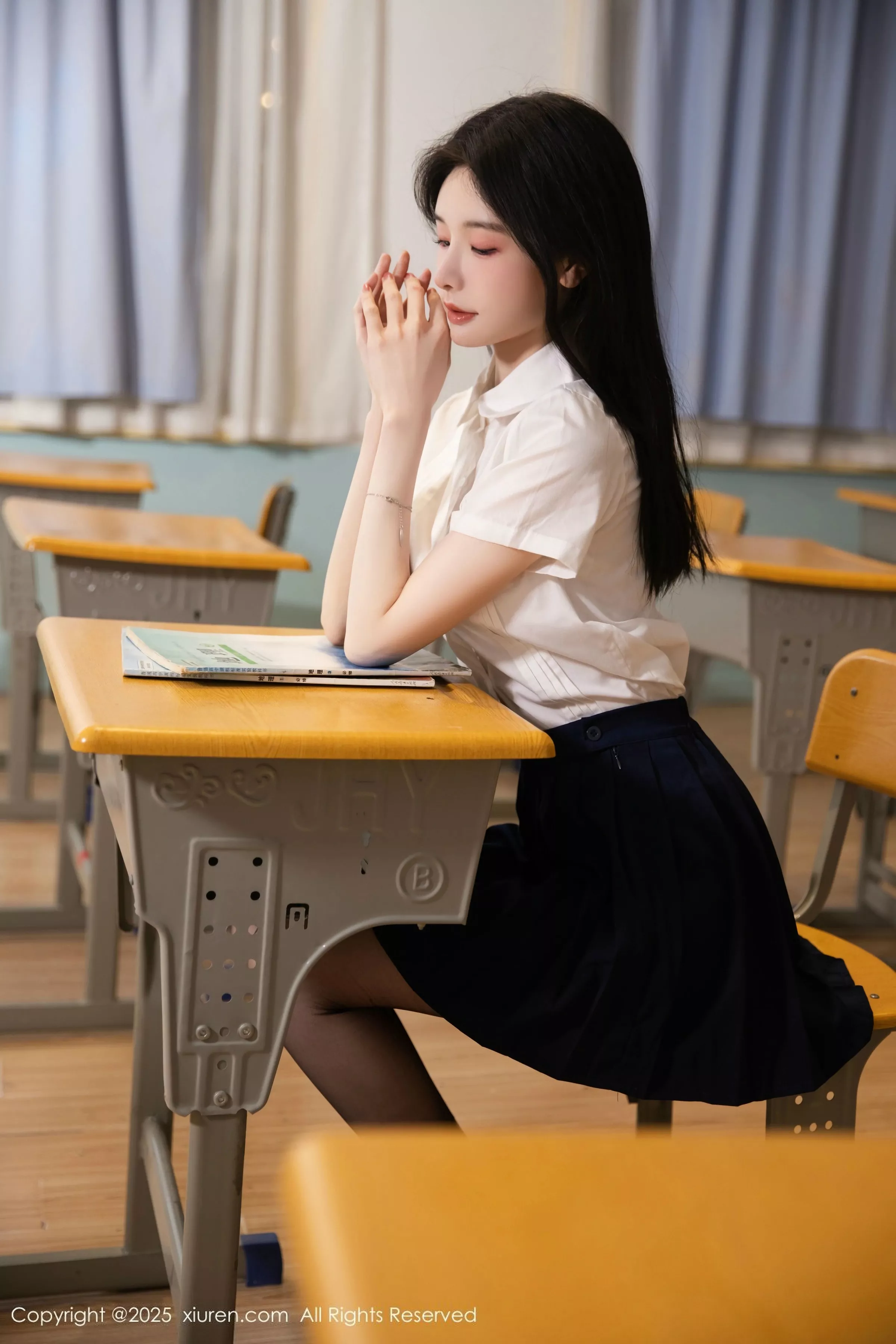 秀人集.com_[XiuRen秀人网]No.10287_模特布丁wow性感JK制服露蕾丝内衣配超薄黑丝秀完美身材诱惑写真81P