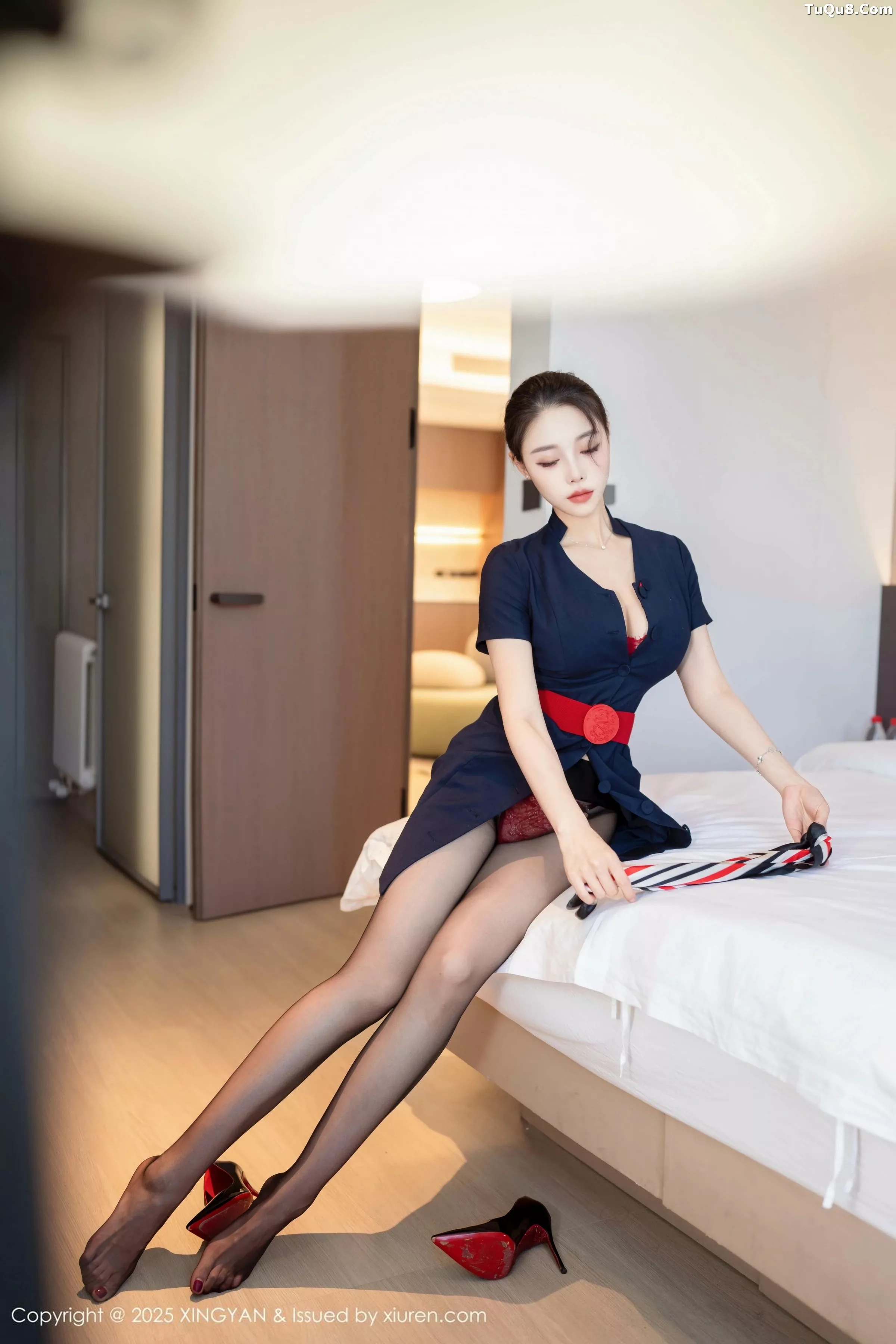 秀人集.com_[XINGYAN星颜社]VOL.354_模特清妙性感空姐制服露红色蕾丝内衣配超薄黑丝秀美腿诱惑写真78P