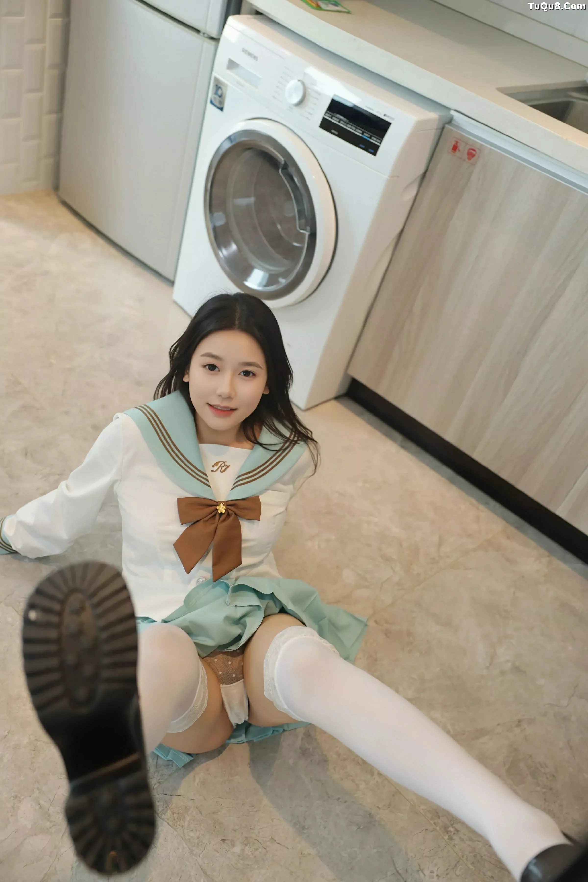 秀人集.com_[XiuRen秀人网]No.10379_新人模特林嘉馨性感JK制服露白色内衣配白丝袜秀丰腴身材诱惑写真93P