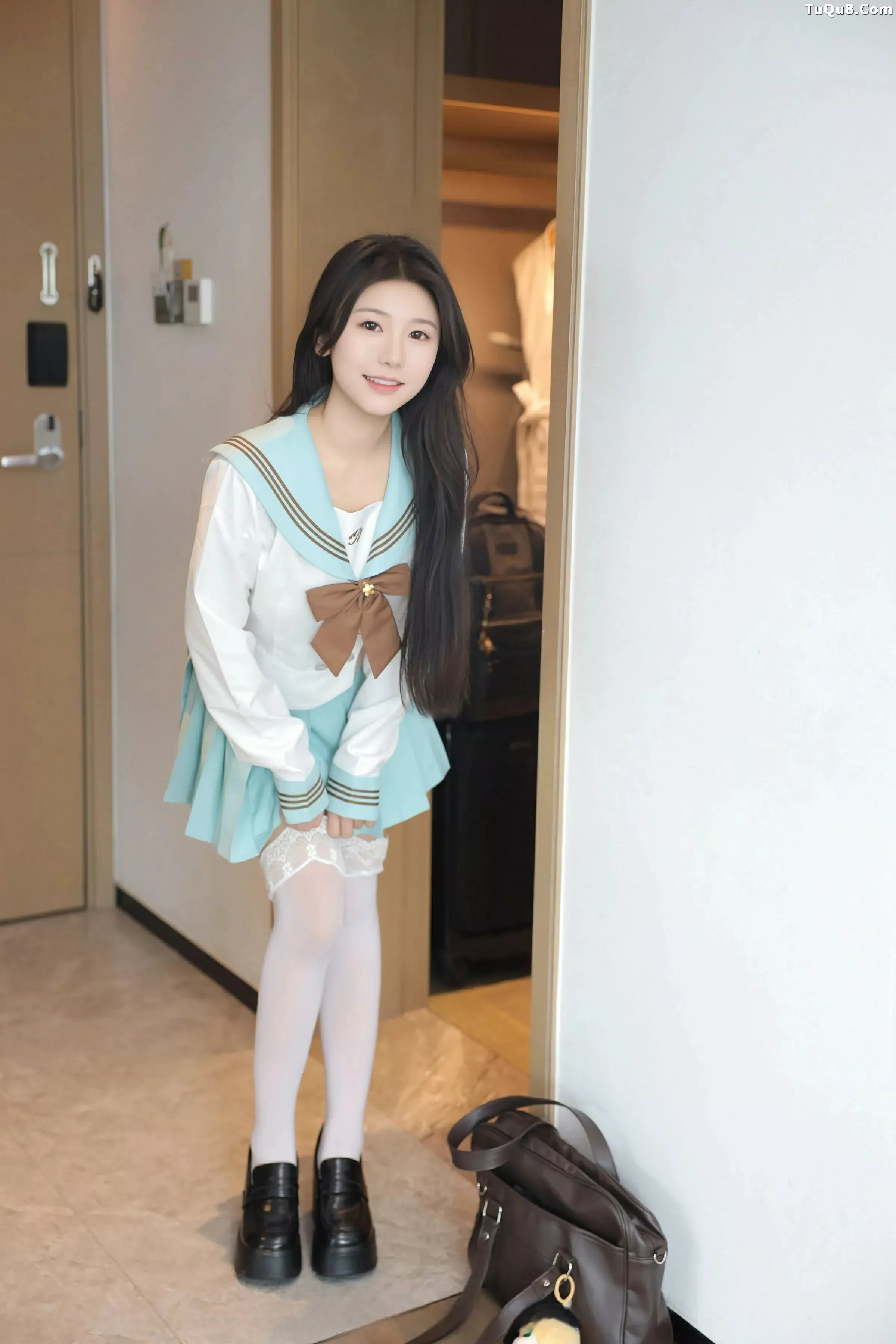 秀人集.com_[XiuRen秀人网]No.10379_新人模特林嘉馨性感JK制服露白色内衣配白丝袜秀丰腴身材诱惑写真93P